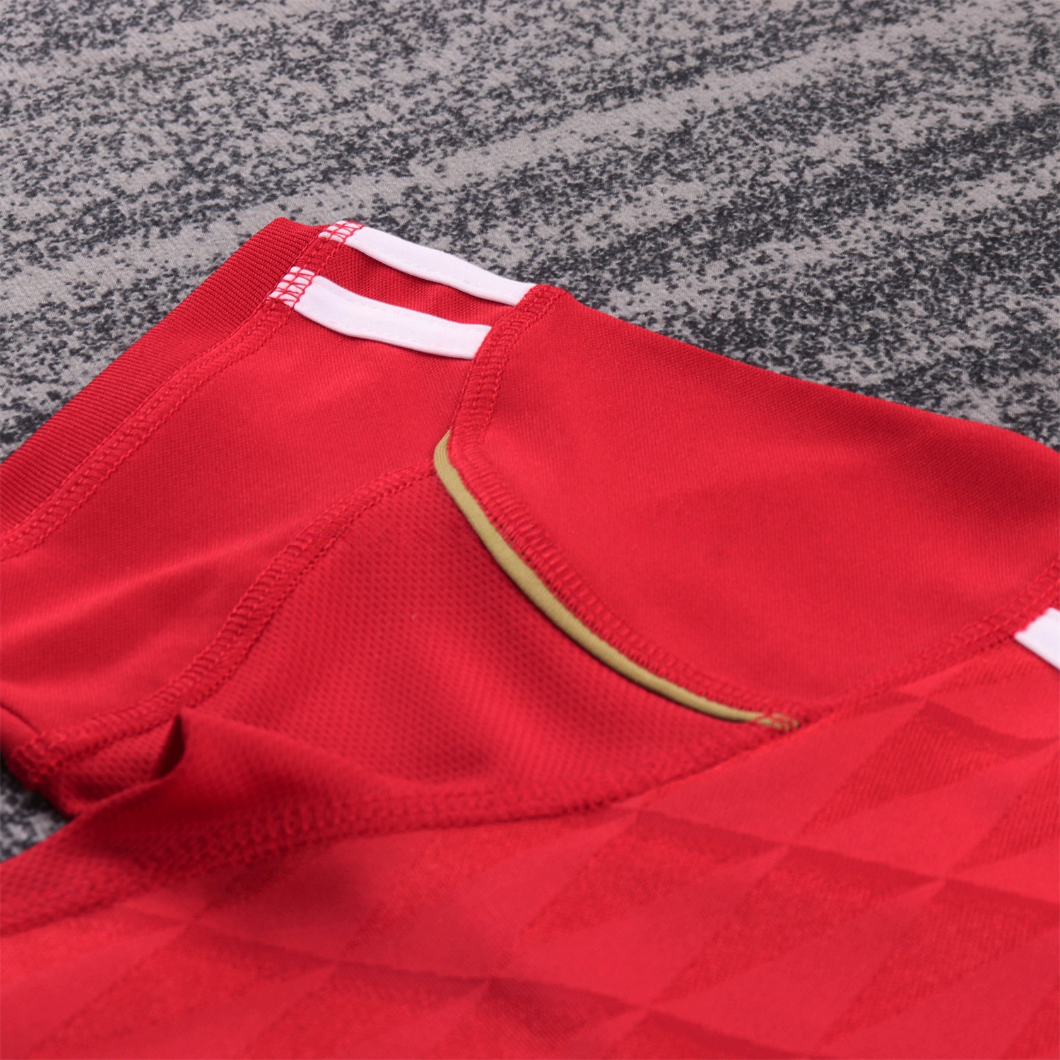 Retro Liver.pool 2010-11 Home Kids Kit - JerseysGala