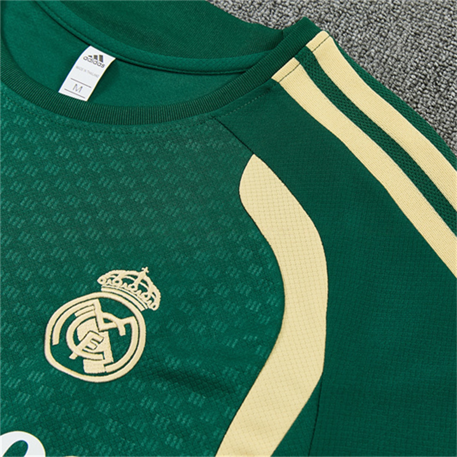 Real Madrid 26-27 Short-Sleeve Training Set - Green Top & Green Shorts - JerseysGala