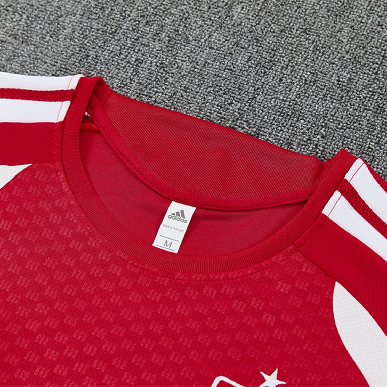 Spain 2026 Kids Short-Sleeve Training Set - Red Top & Black Shorts - JerseysGala