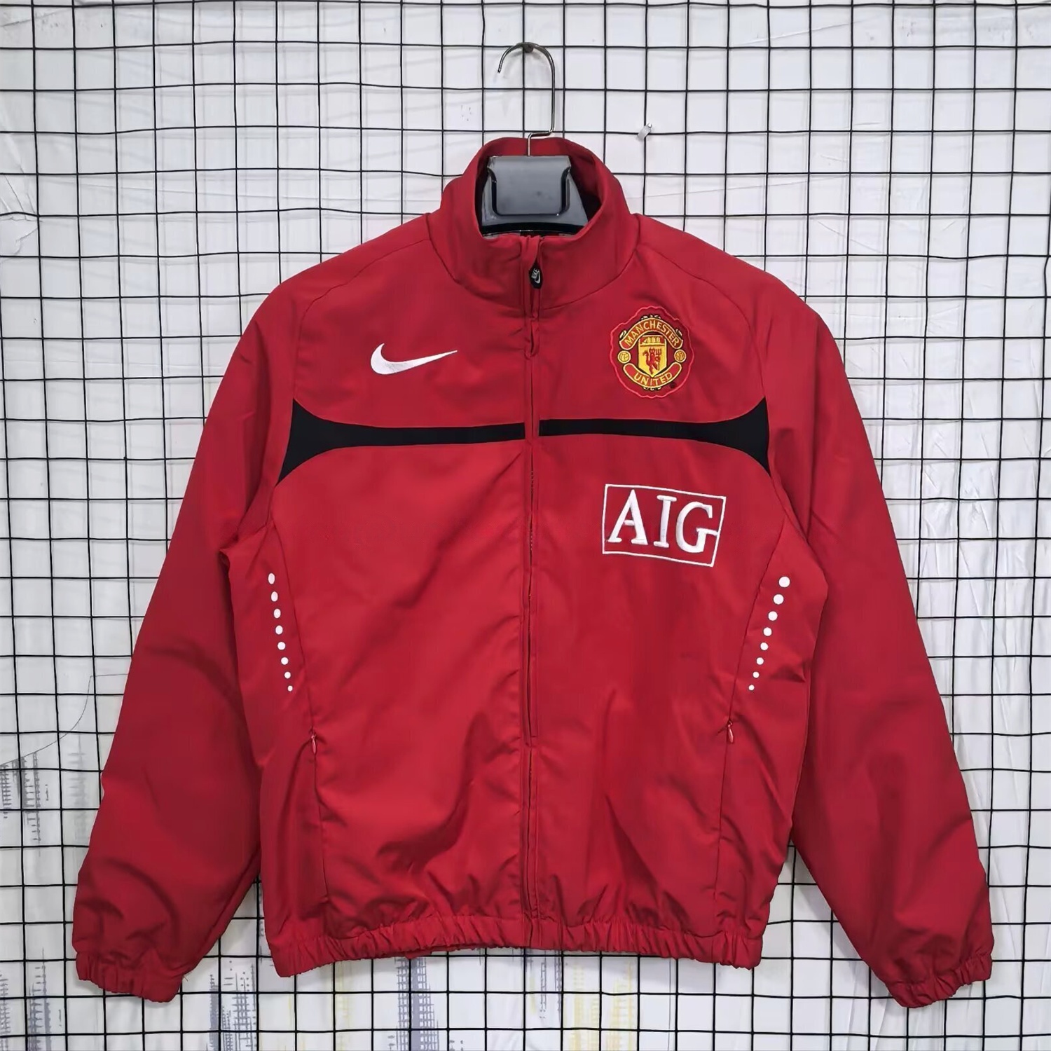 Retro Manchester United 2010-11 Red Windbreaker Jacket - JerseysGala