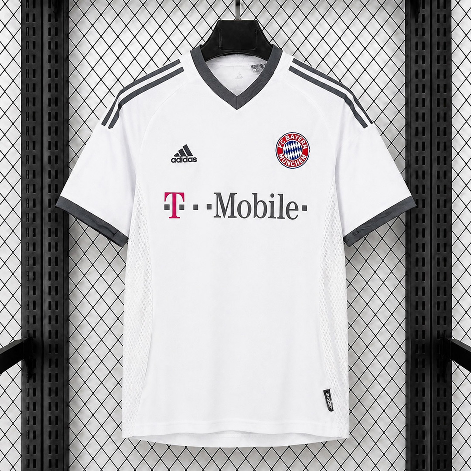Retro Bayern Munich 2002-04 Away Jersey - JerseysGala