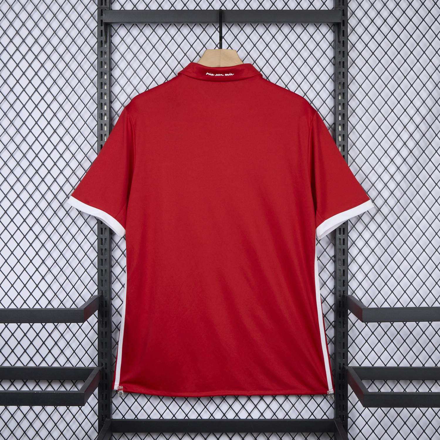 Retro Bayern Munich 2016-17 Home Jersey - JerseysGala