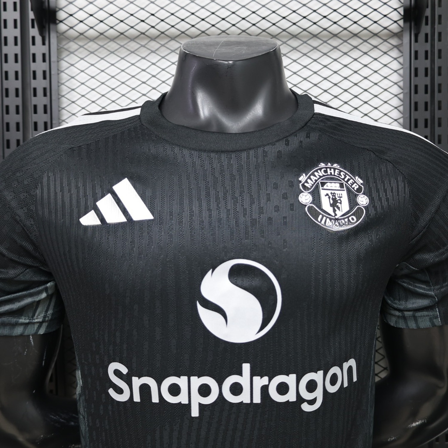 Manchester United 26-27 Goalkeeper Black Jersey - Player Version - JerseysGala