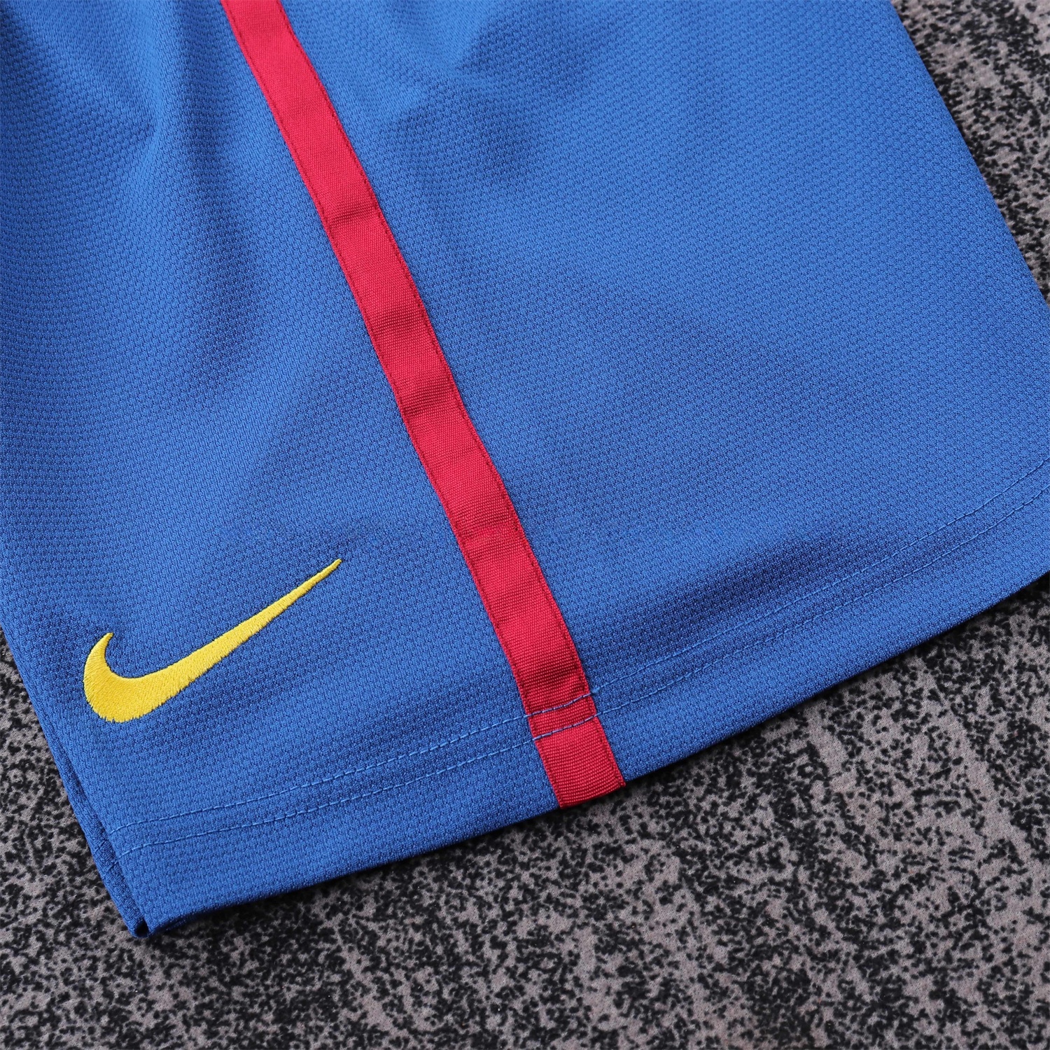 Retro Barcelona 2006-07 Home Kids Kit - JerseysGala