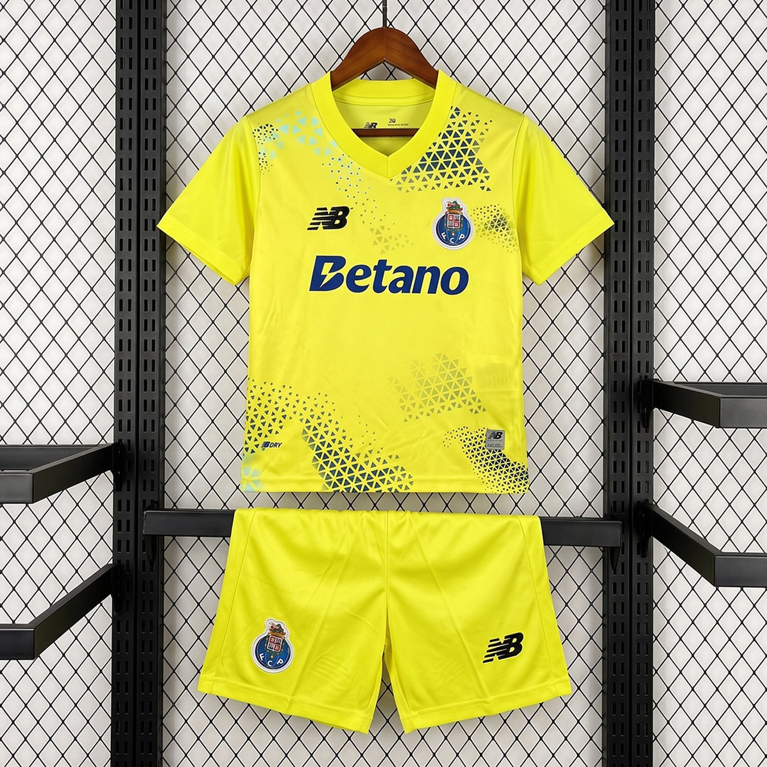 Porto 26-27 Yellow Goalkeeper Kids Kit - JerseysGala