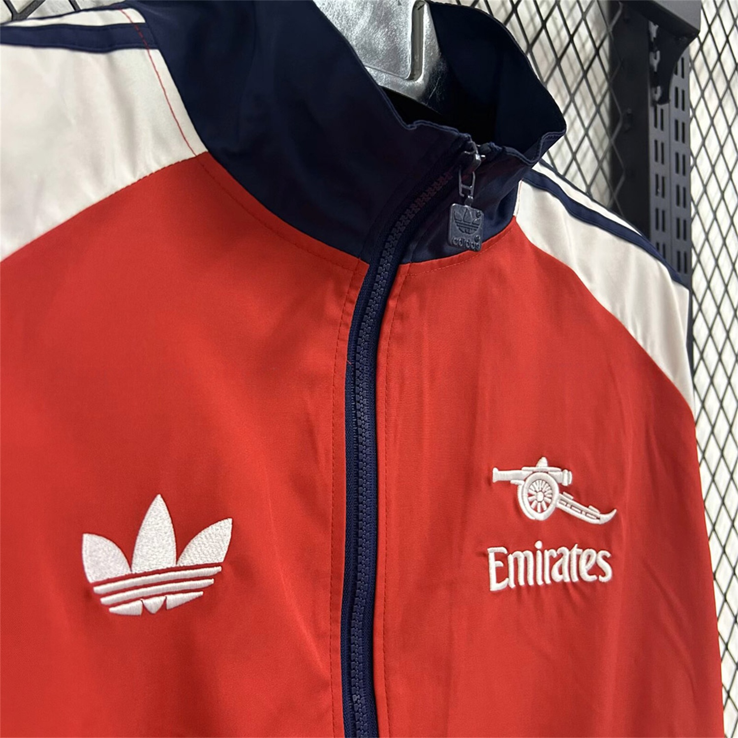 Arsenal 25-26 Originals Trefoil Windbreaker Jacket - Red - JerseysGala