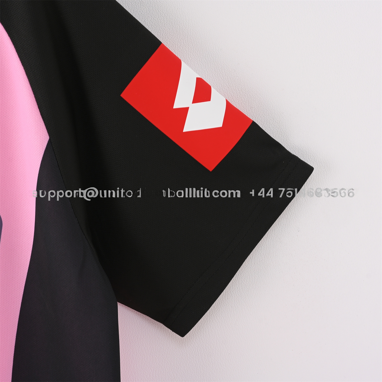 Retro Juventus 2002-03 Pink Goalkeeper Jersey - JerseysGala