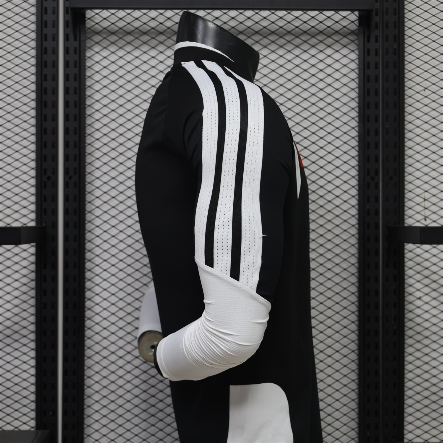 Liver.pool 26-27 Black White Long Sleeves Training Jersey - Player Version - JerseysGala