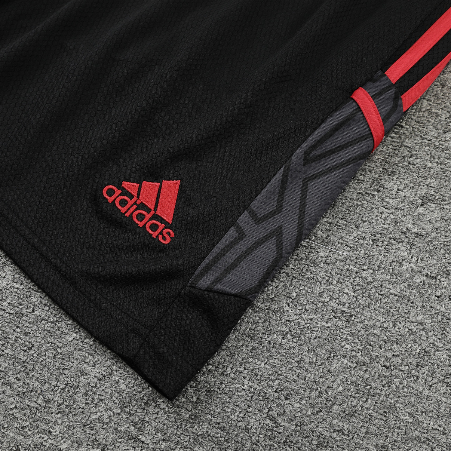 Bayern Munich 23-24 Black & Red Training Vest Suit - JerseysGala