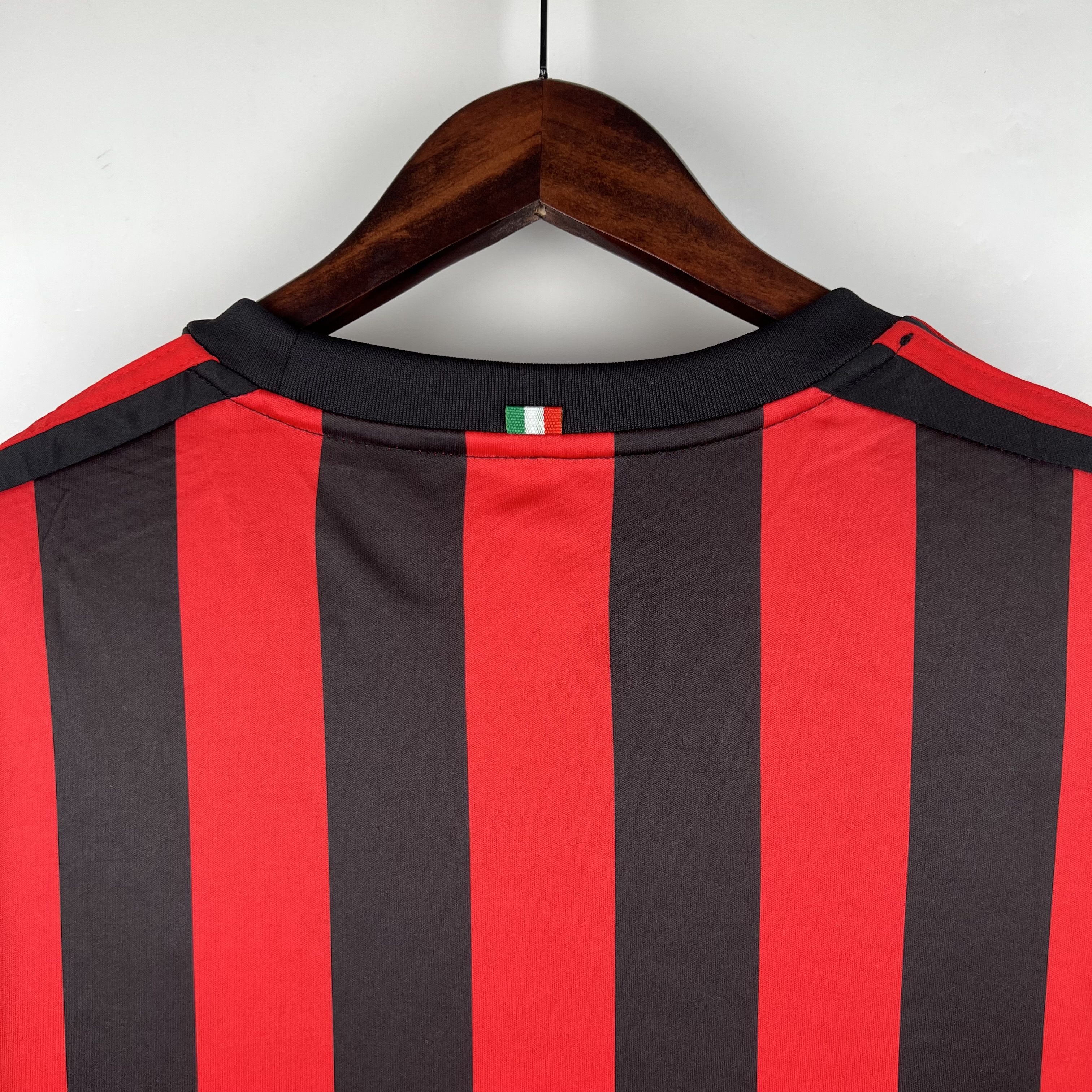Retro AC Milan 2017-18 Home Stadium Jersey - JerseysGala