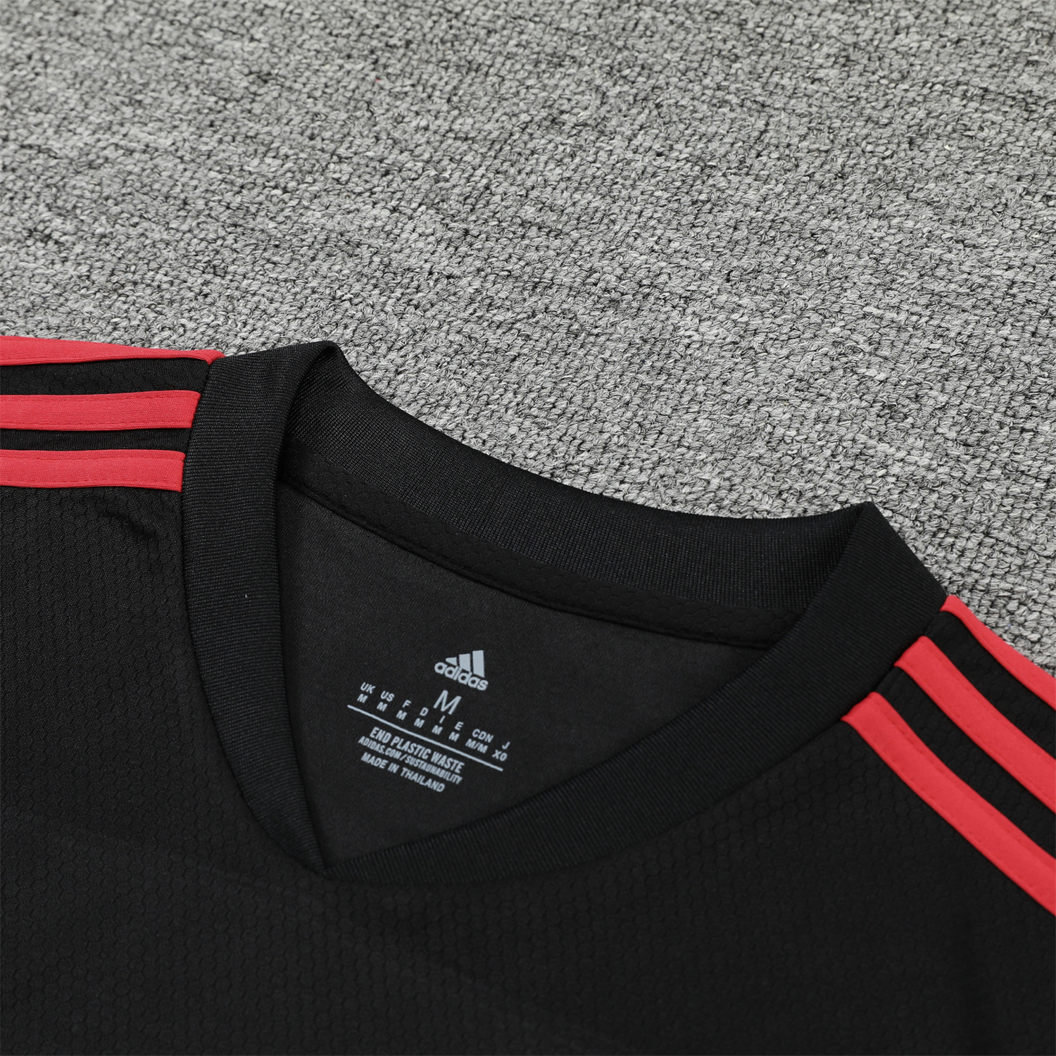 Bayern Munich 23-24 Black & Red Training Vest Suit - JerseysGala
