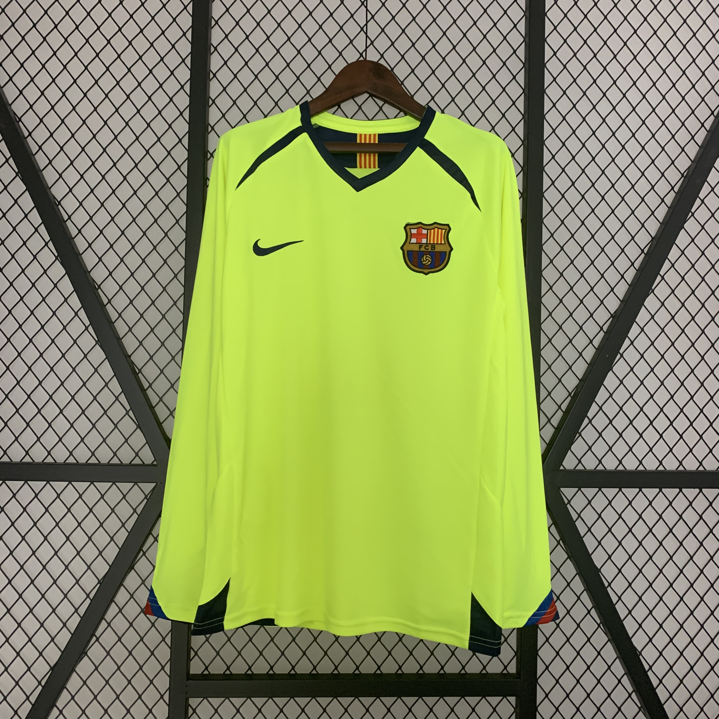B.A.R.S.A Retro 05-06 Away Stadium Long Sleeve Jersey - JerseysGala