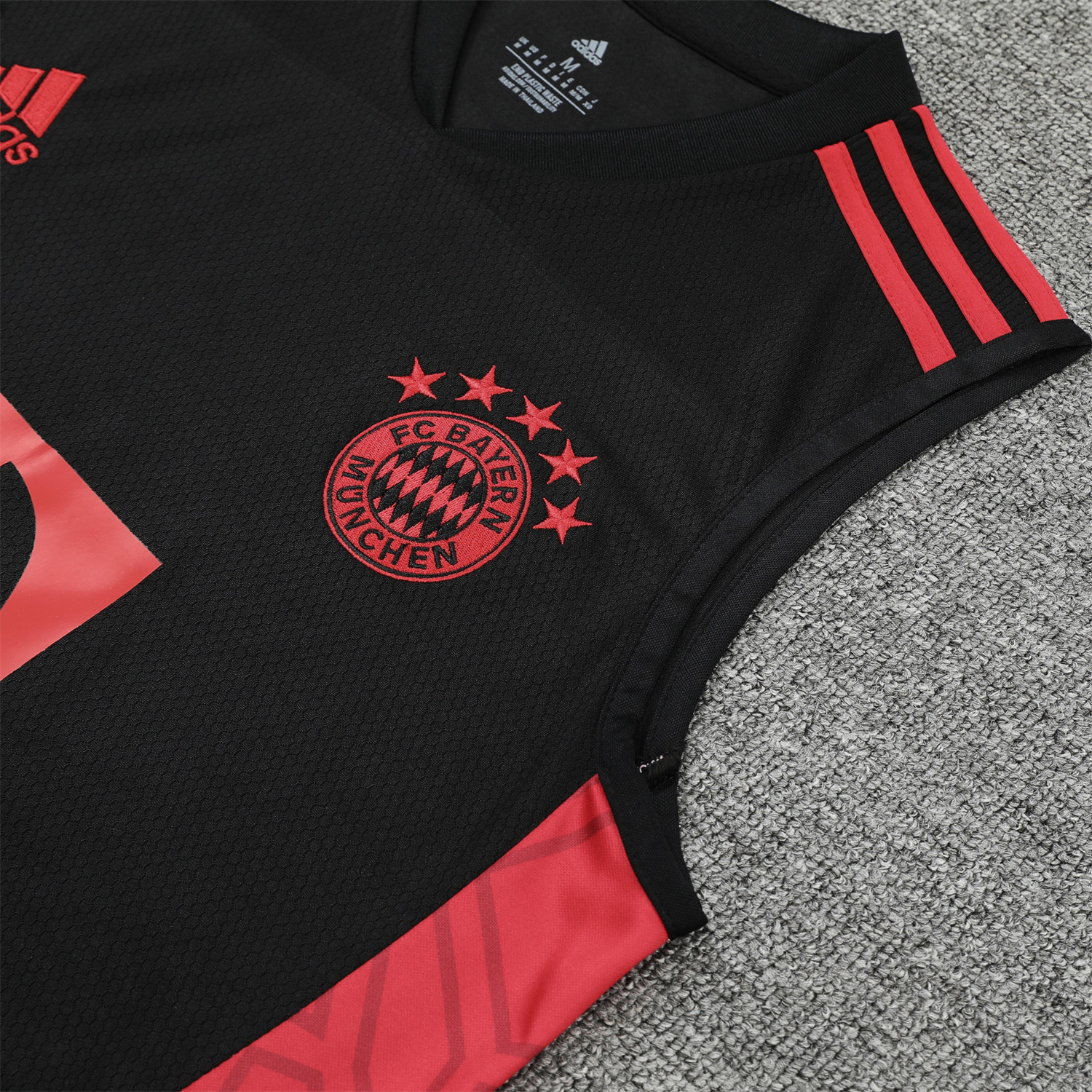 Bayern Munich 23-24 Black & Red Training Vest Suit - JerseysGala
