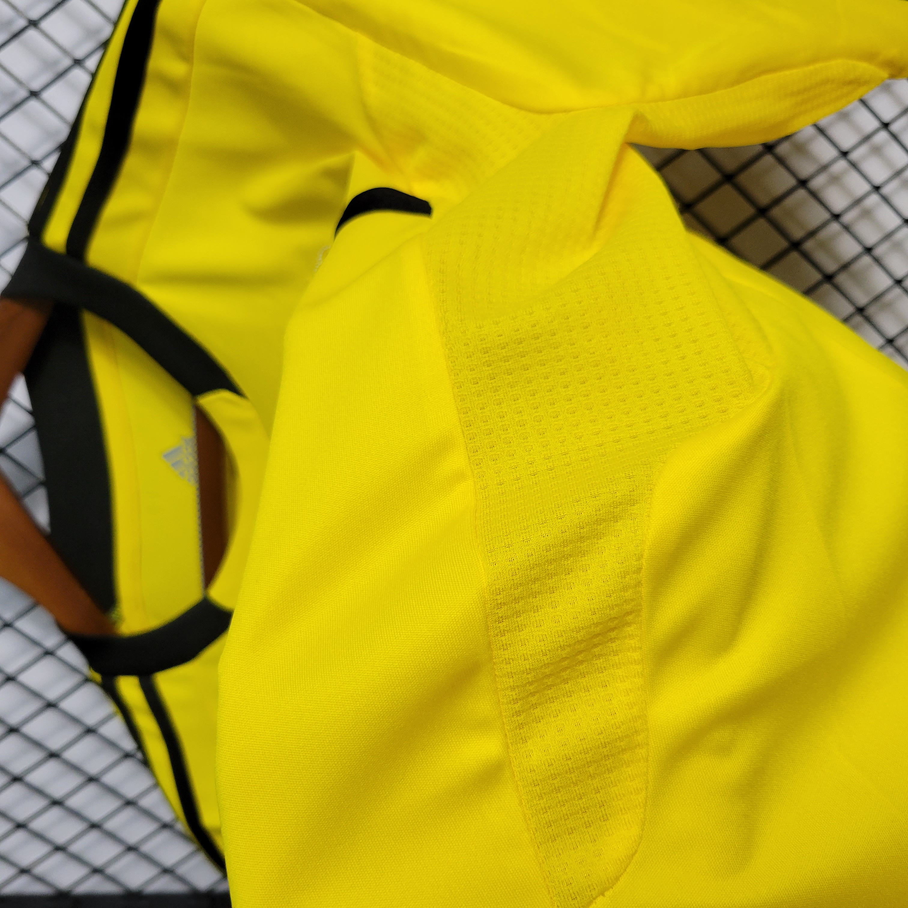 Retro Real Madrid 11-12 Yellow Goalkeeper Jersey - JerseysGala
