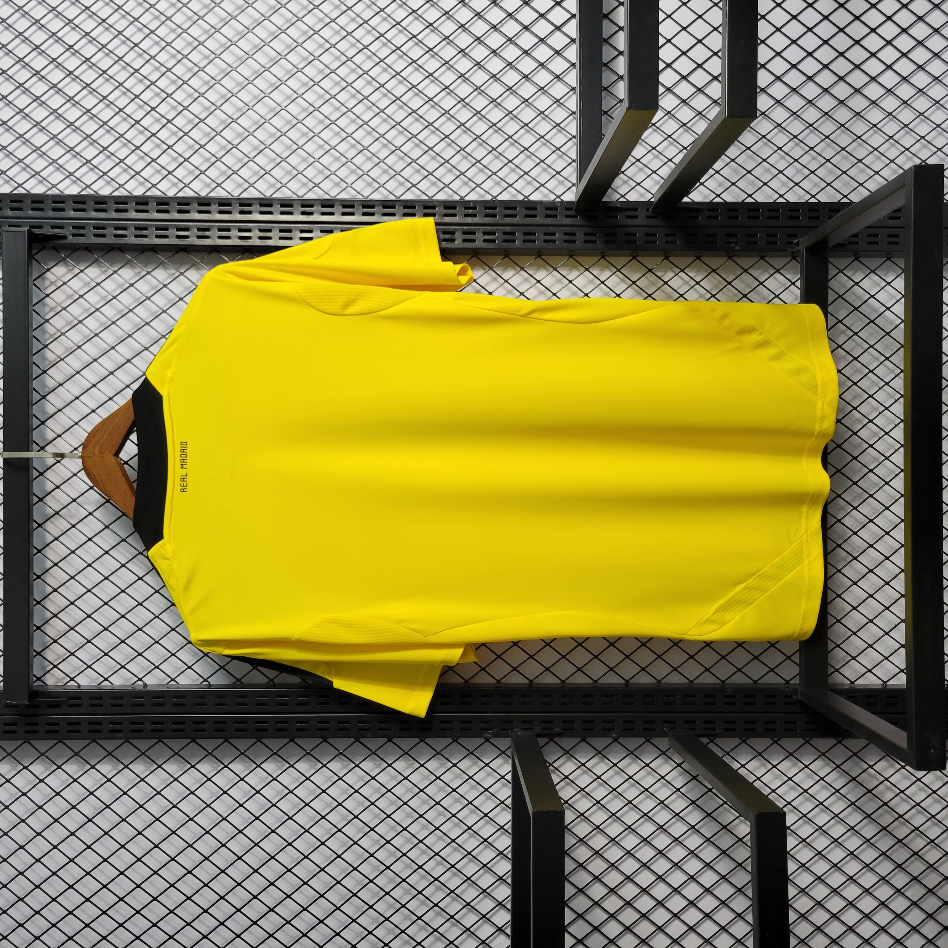 Retro Real Madrid 11-12 Yellow Goalkeeper Jersey - JerseysGala