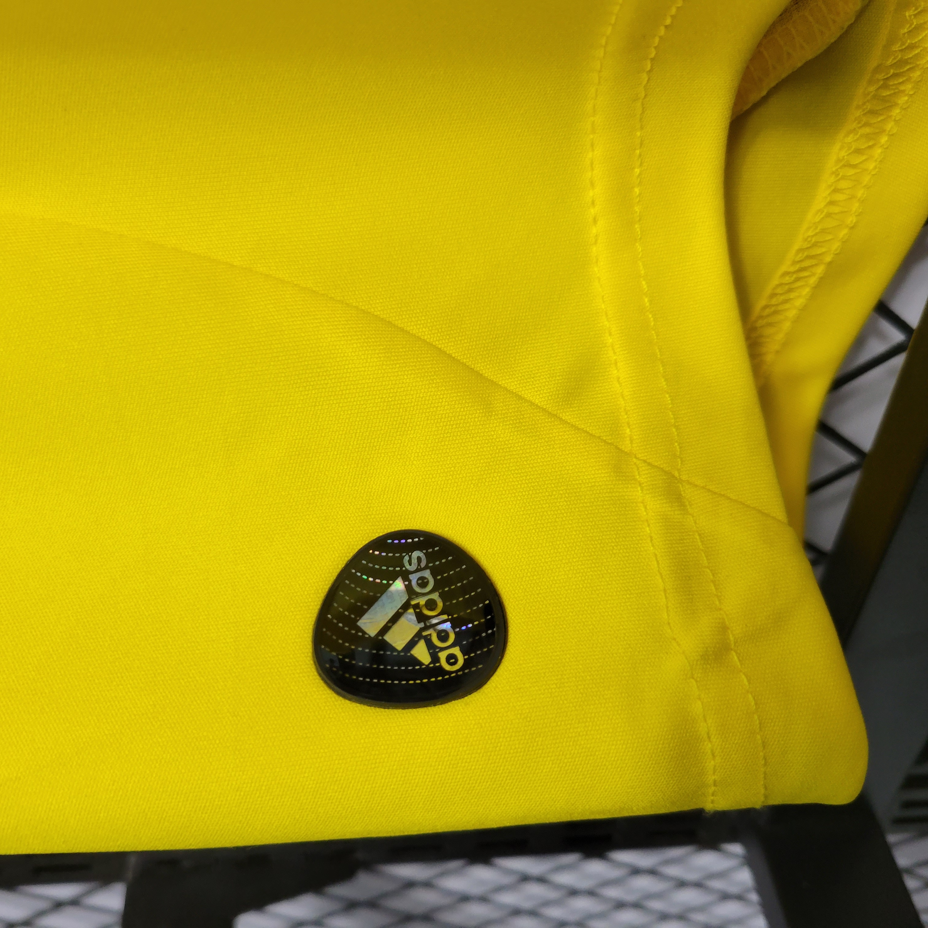 Retro Real Madrid 11-12 Yellow Goalkeeper Jersey - JerseysGala
