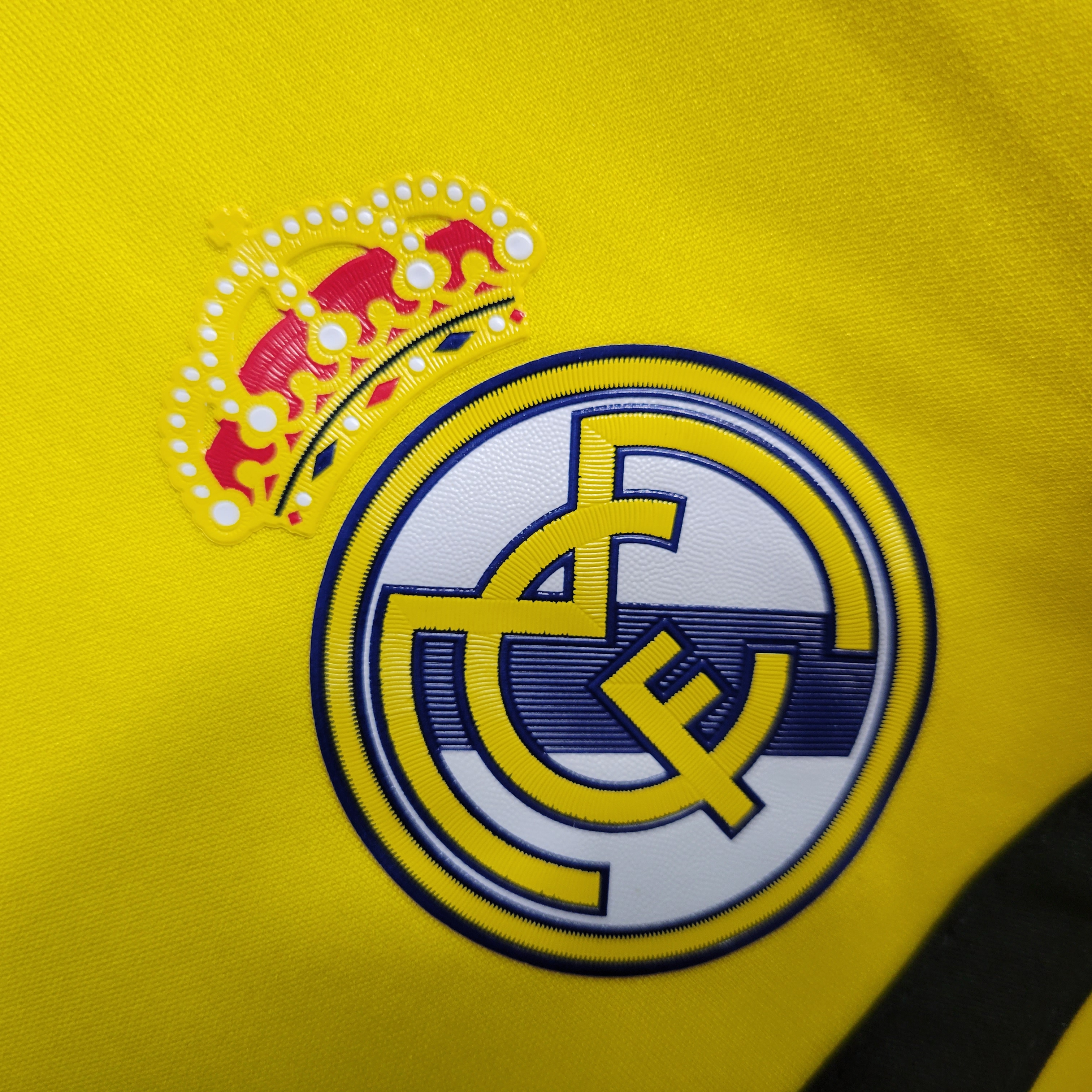 Retro Real Madrid 11-12 Yellow Goalkeeper Jersey - JerseysGala