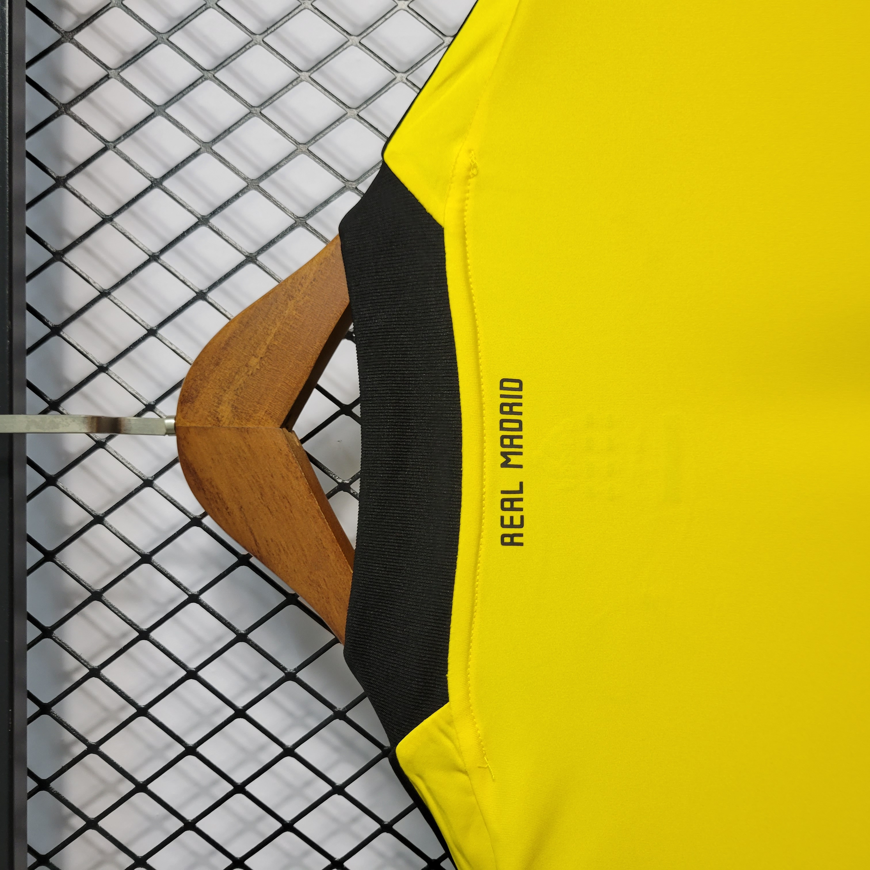 Retro Real Madrid 11-12 Yellow Goalkeeper Jersey - JerseysGala