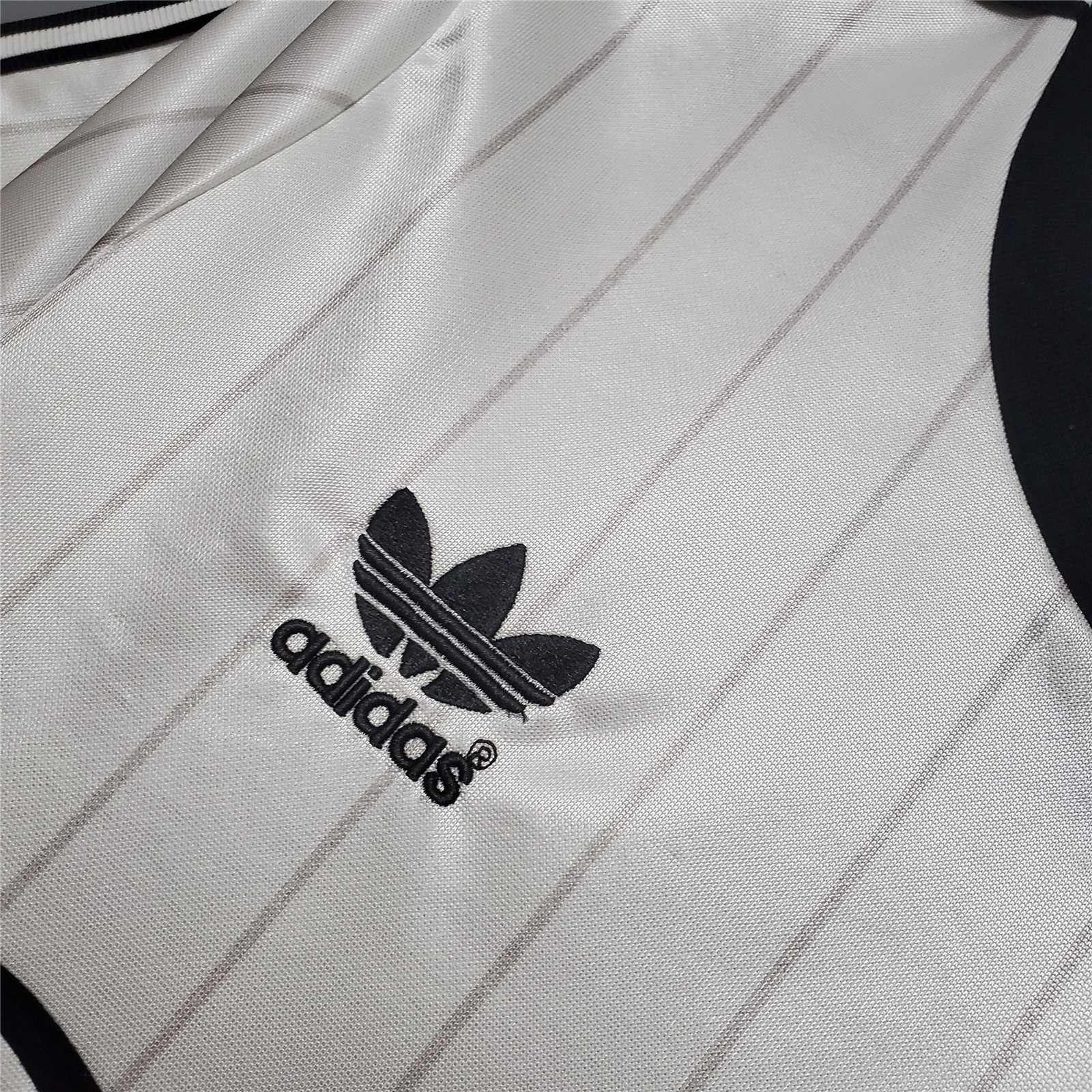 Manchester United Retro 82-83 Away Jersey - JerseysGala