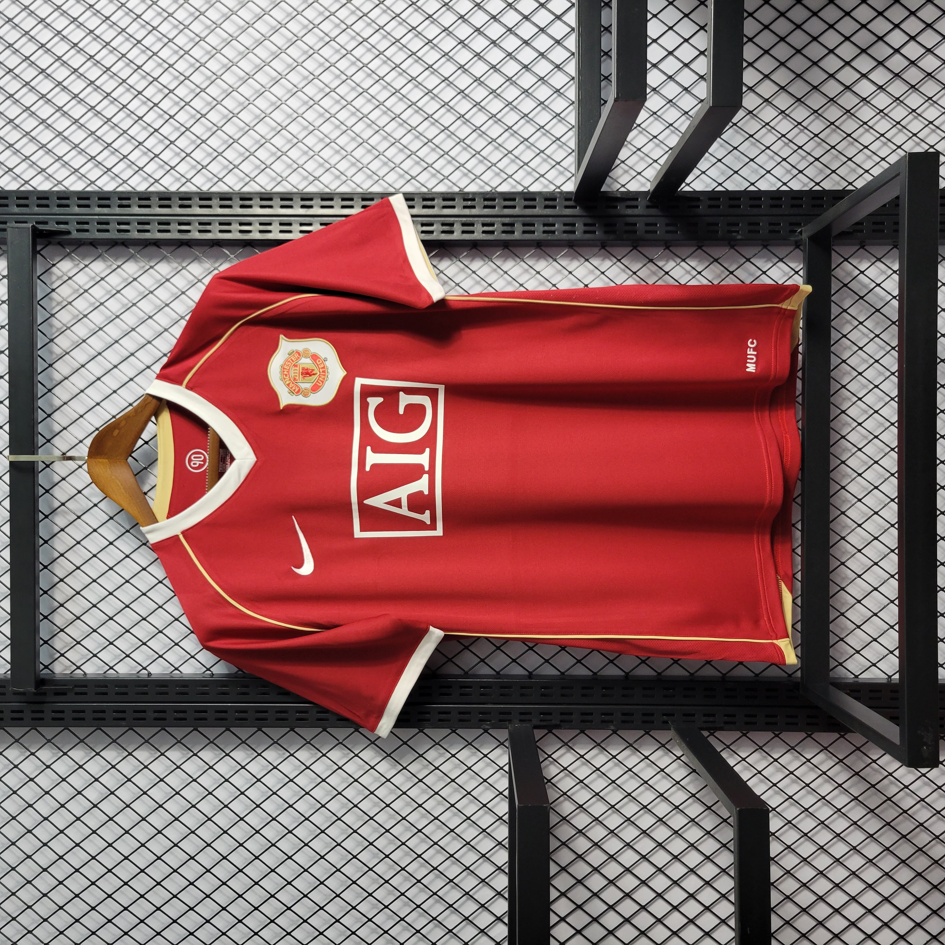 Manchester United Retro 06-07 Home Jersey - JerseysGala