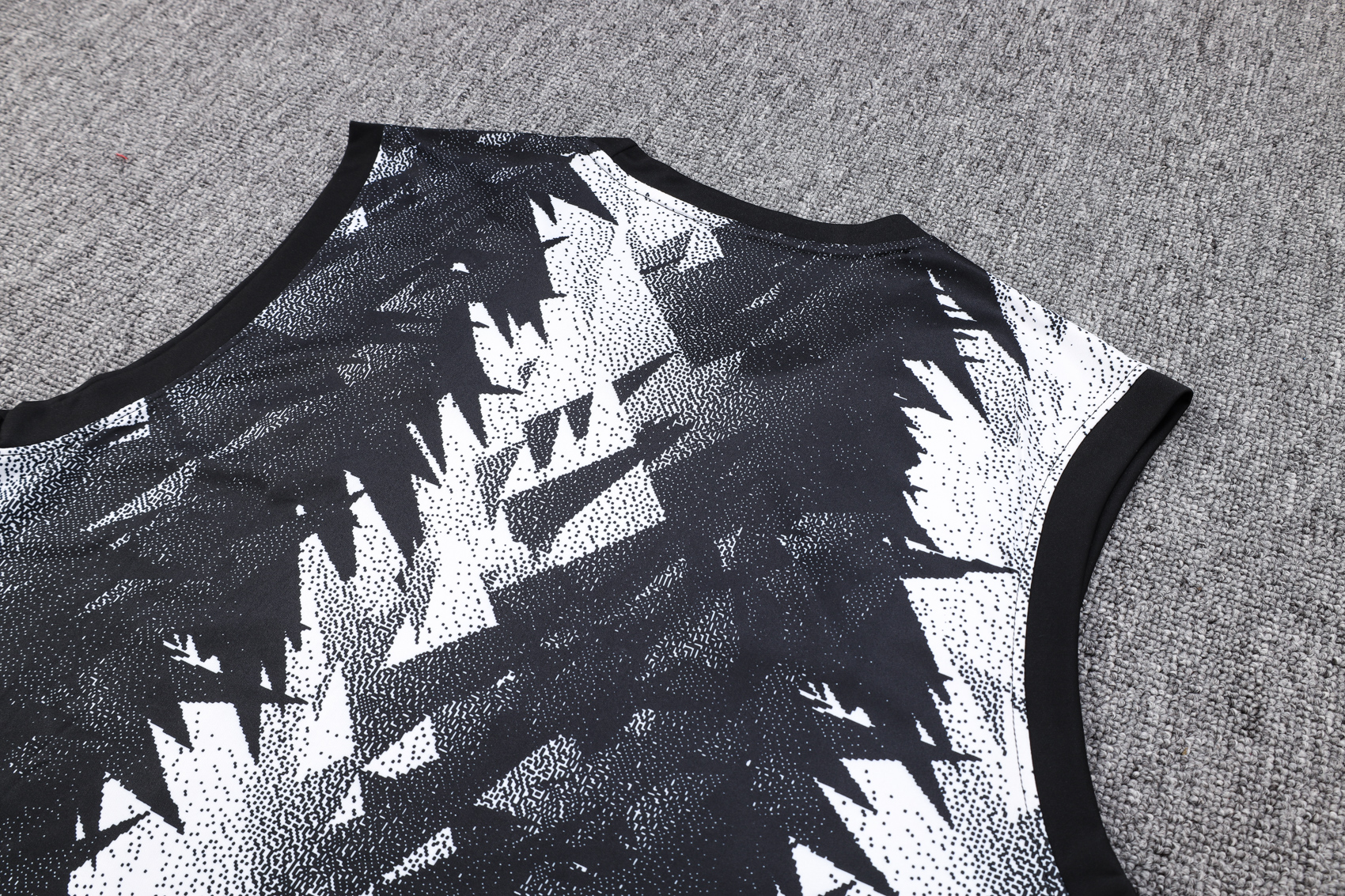 23-24 Juventus Black Training Vest Suit - JerseysGala