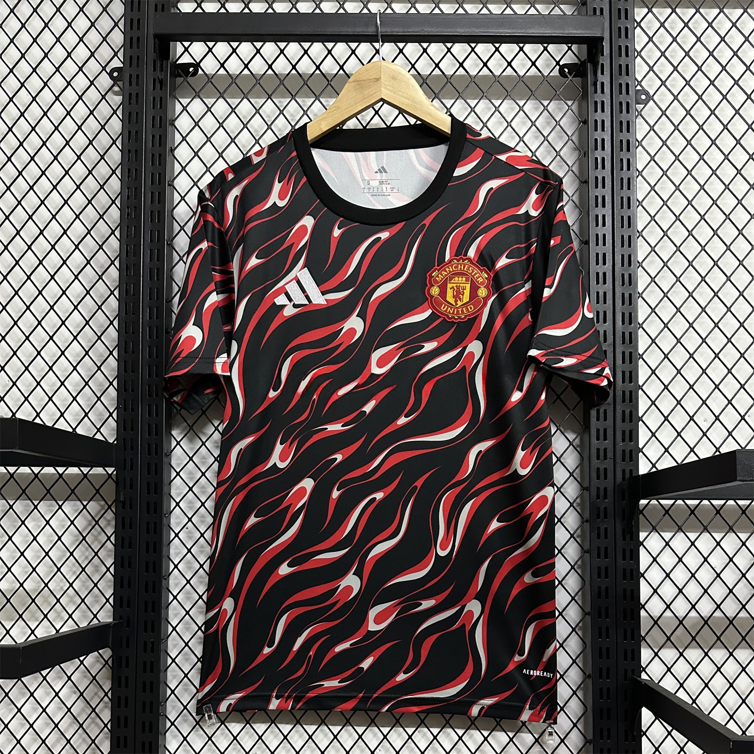 Manchester United 25-26 Black and Red Pre-Match Traning Jersey - Fans Version - JerseysGala