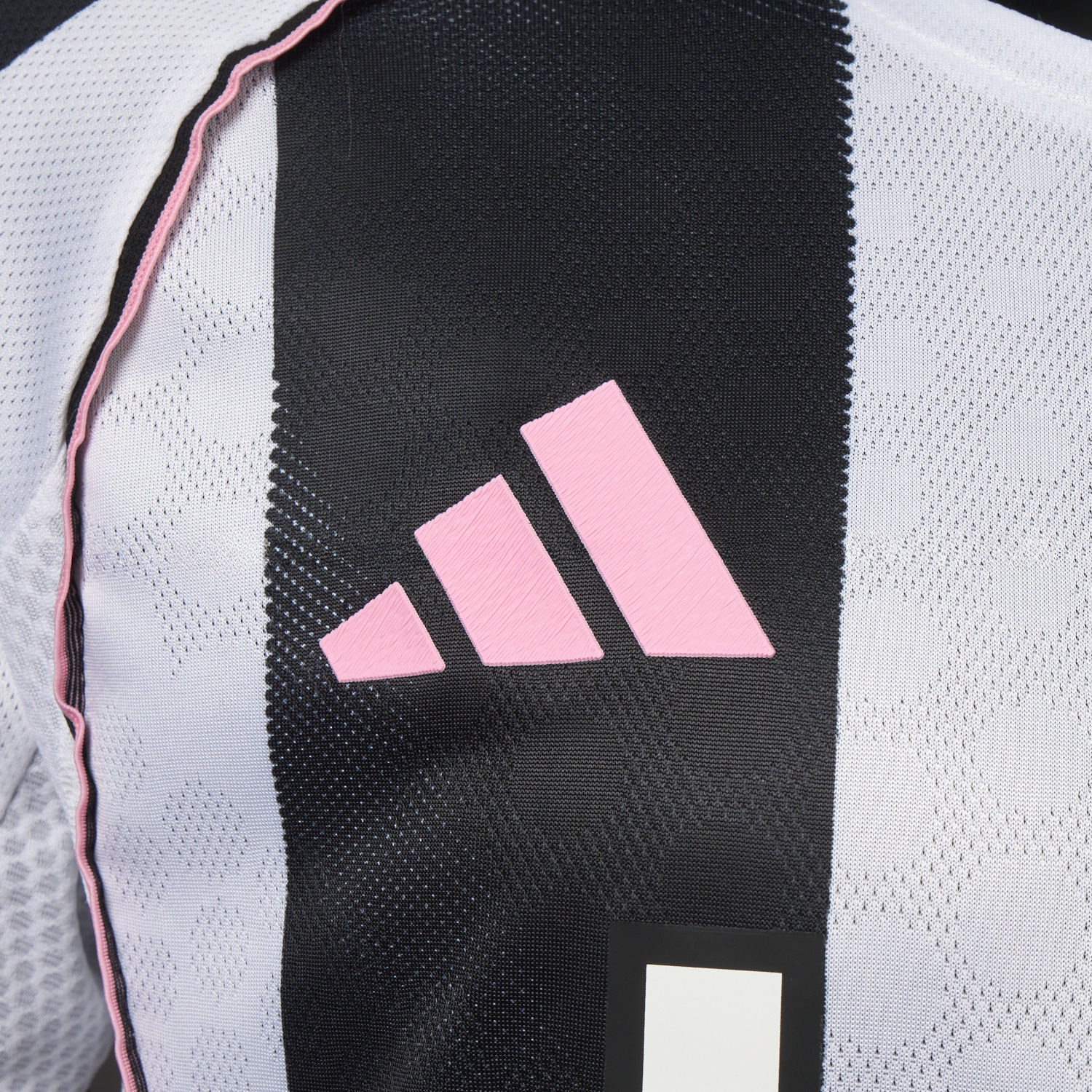 Juventus 25-26 Home Jersey With Chest Patch - Player Version - JerseysGala