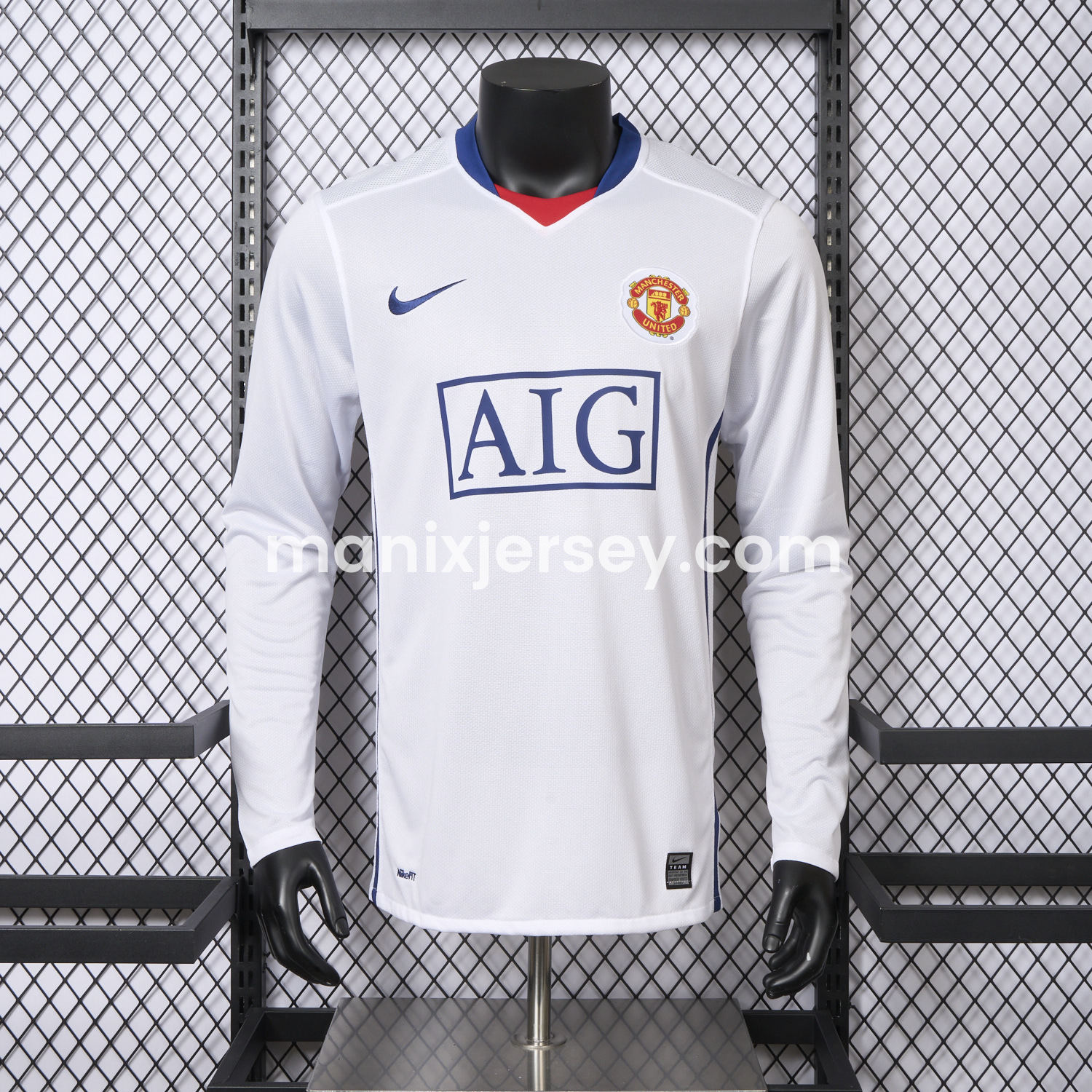 Manchester United Retro 2008-09 Home Long Sleeve Jersey - Player Version - JerseysGala