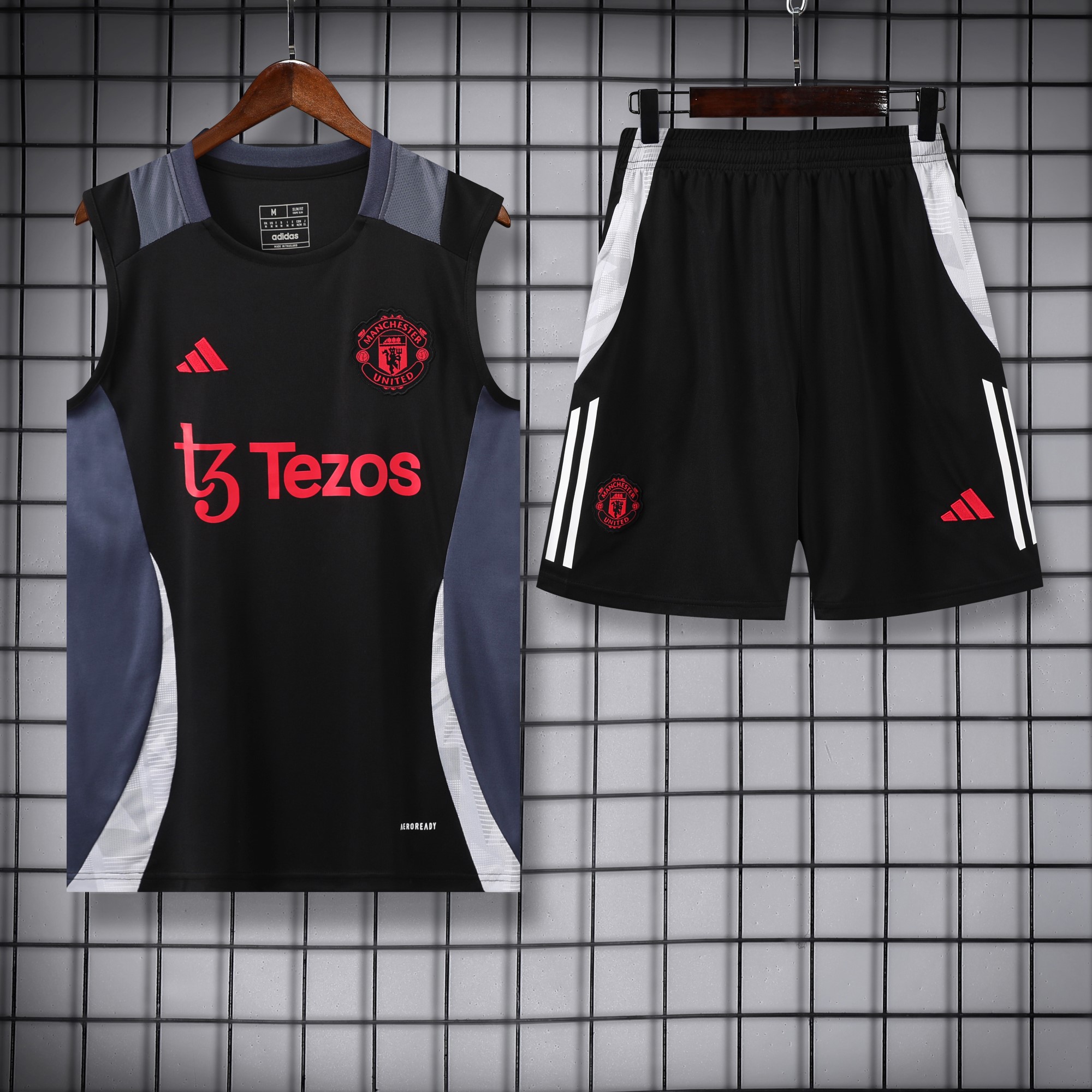 Manchester United 24-25 Vest Training Set - Black - JerseysGala