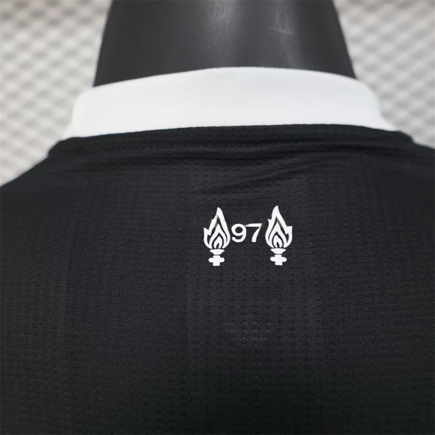 Liver.pool 25-26 Black Trefoil Goalkeeper Jersey - Player Version - JerseysGala