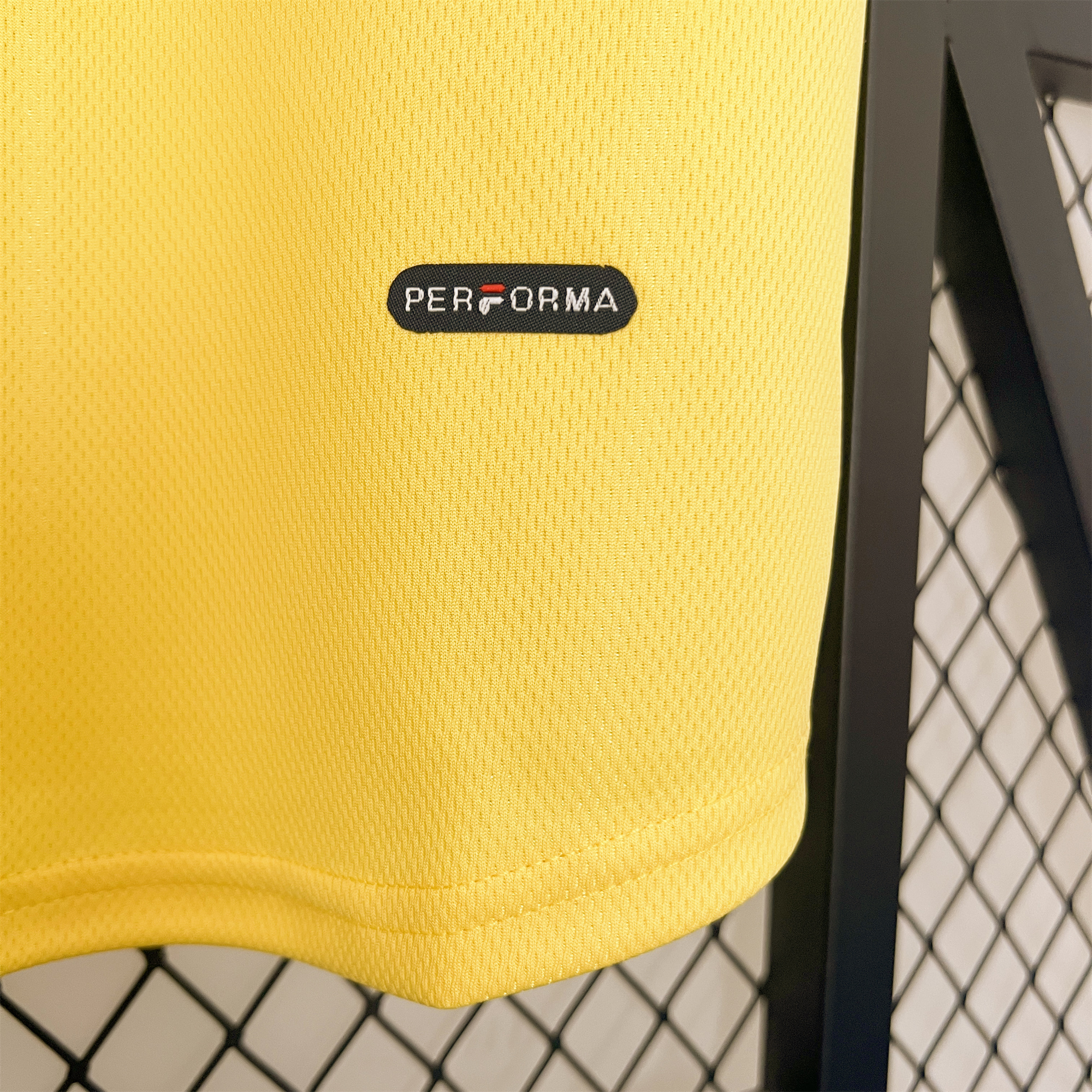 Retro S-c-o.t l.a-n.d 2002 Away Jersey - JerseysGala