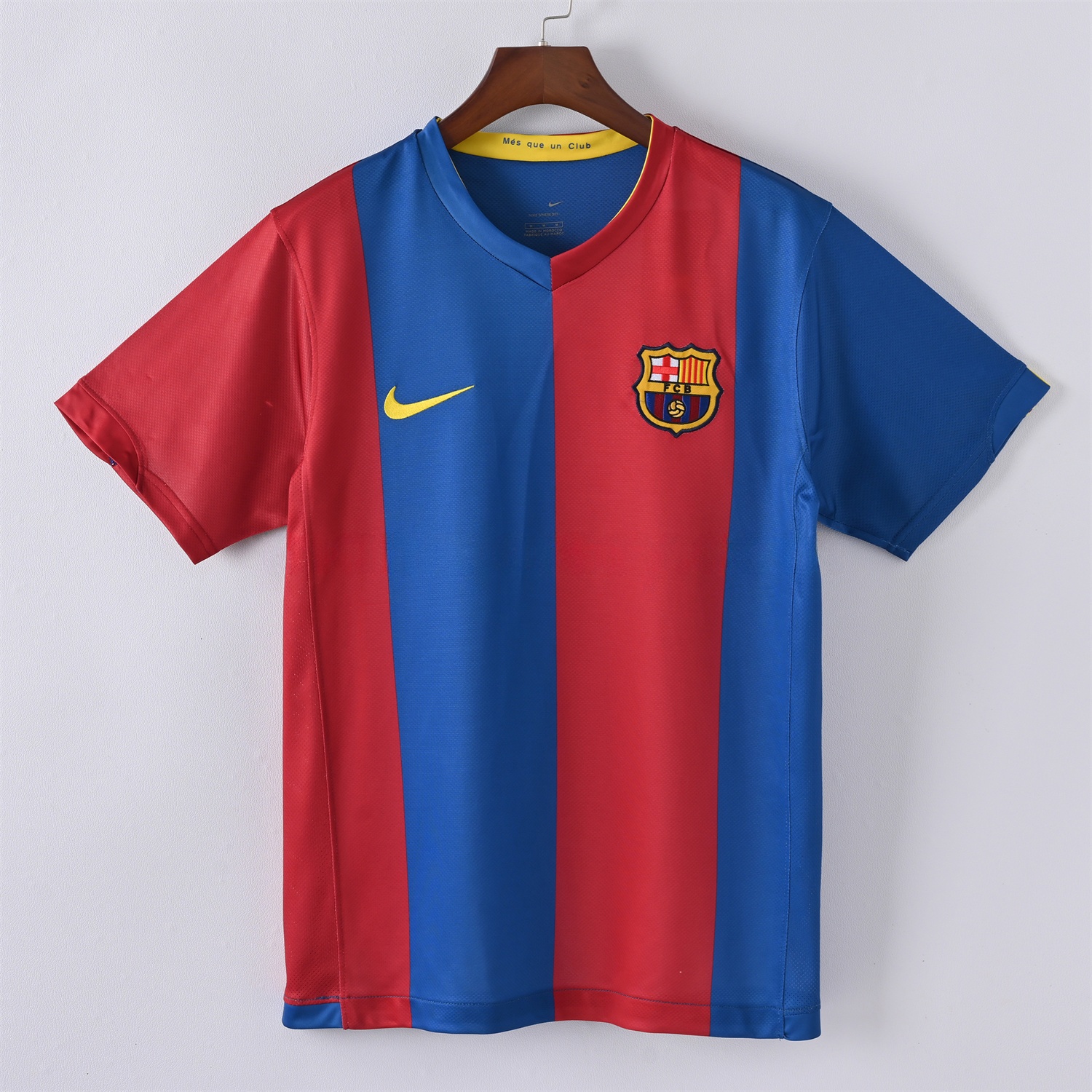B.A.R.S.A Retro 06-07 Home Unsponsored Jersey - JerseysGala