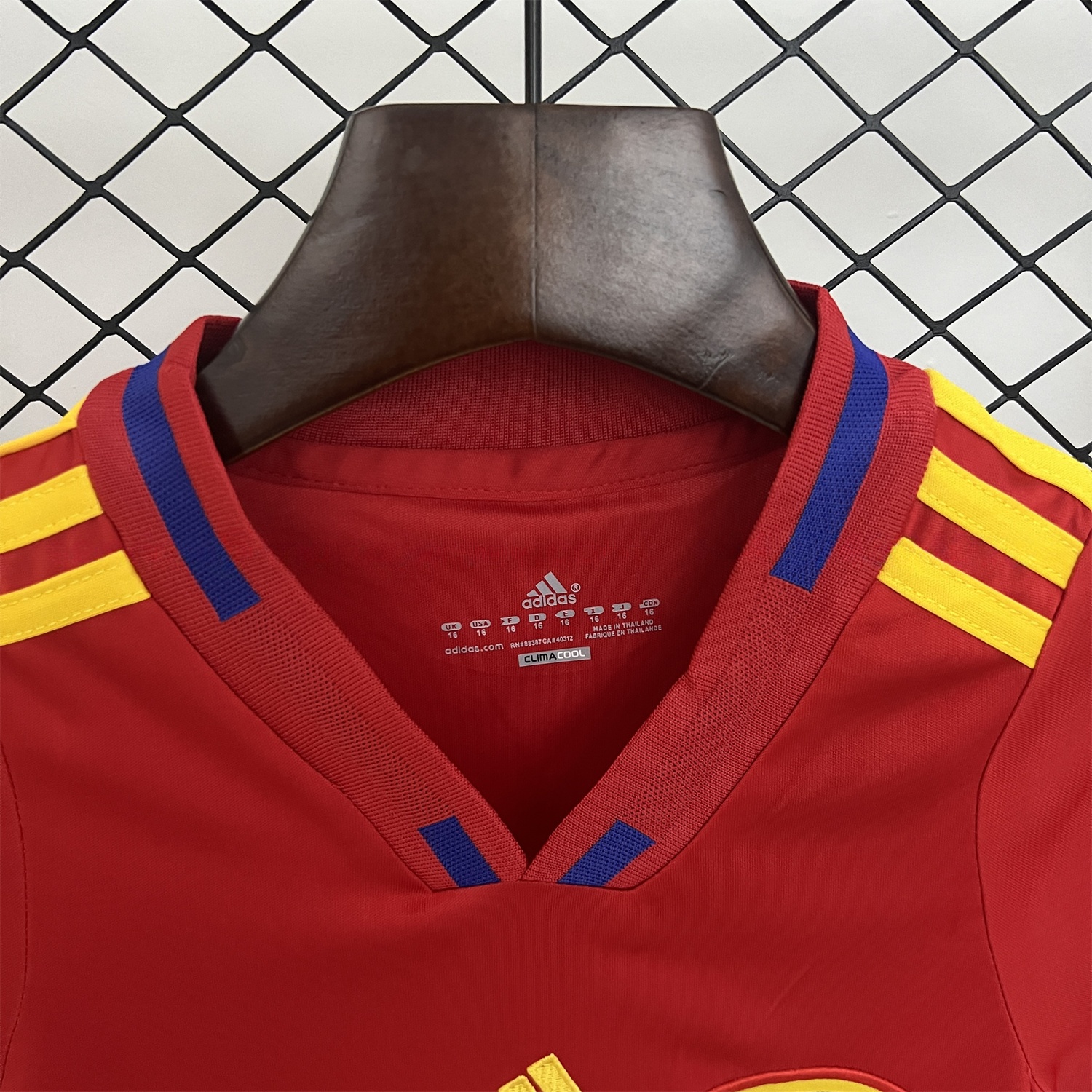 Retro Spain 2010 Home Kids Kit - JerseysGala