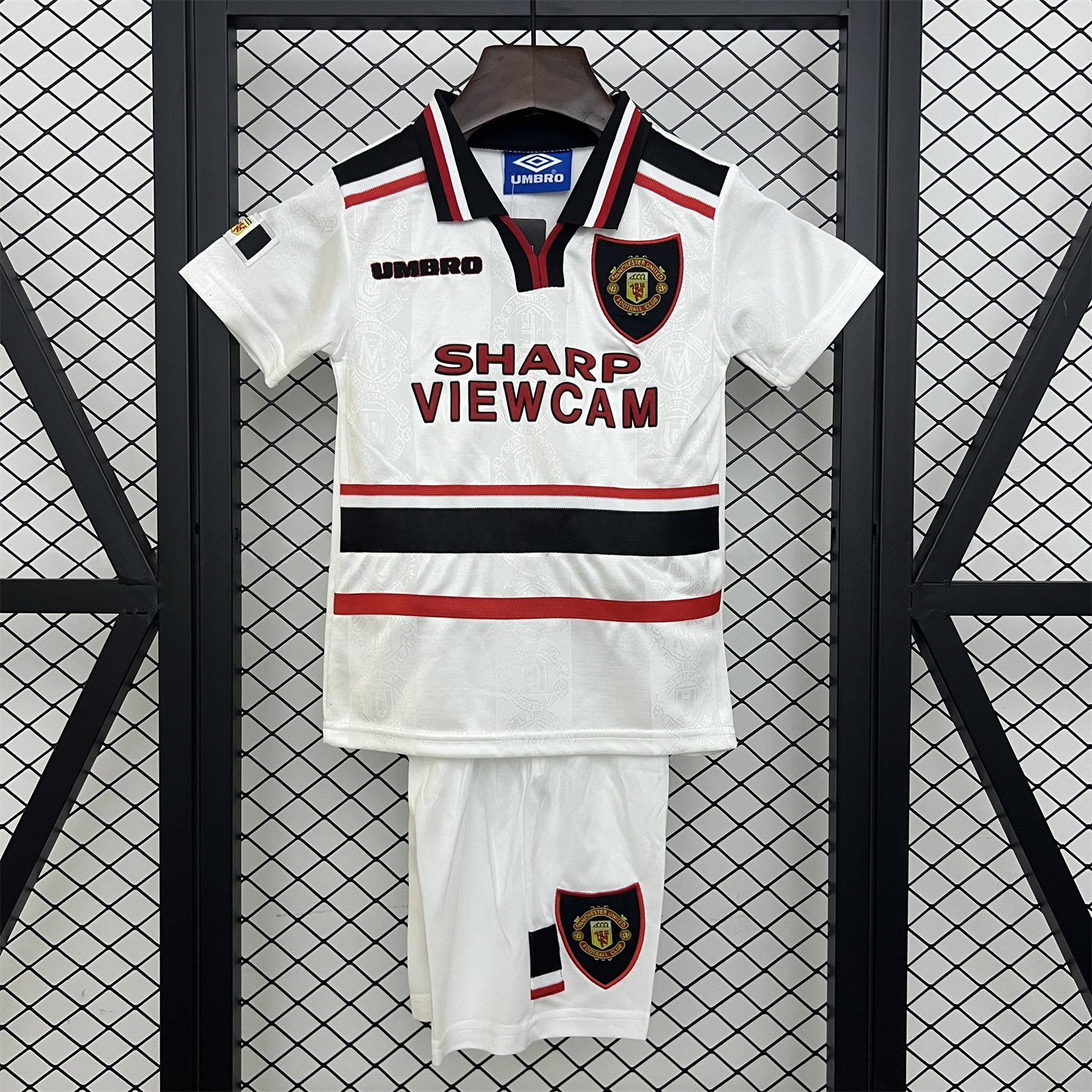 Retro Manchester United 1997-98 Away Kids Kit - JerseysGala