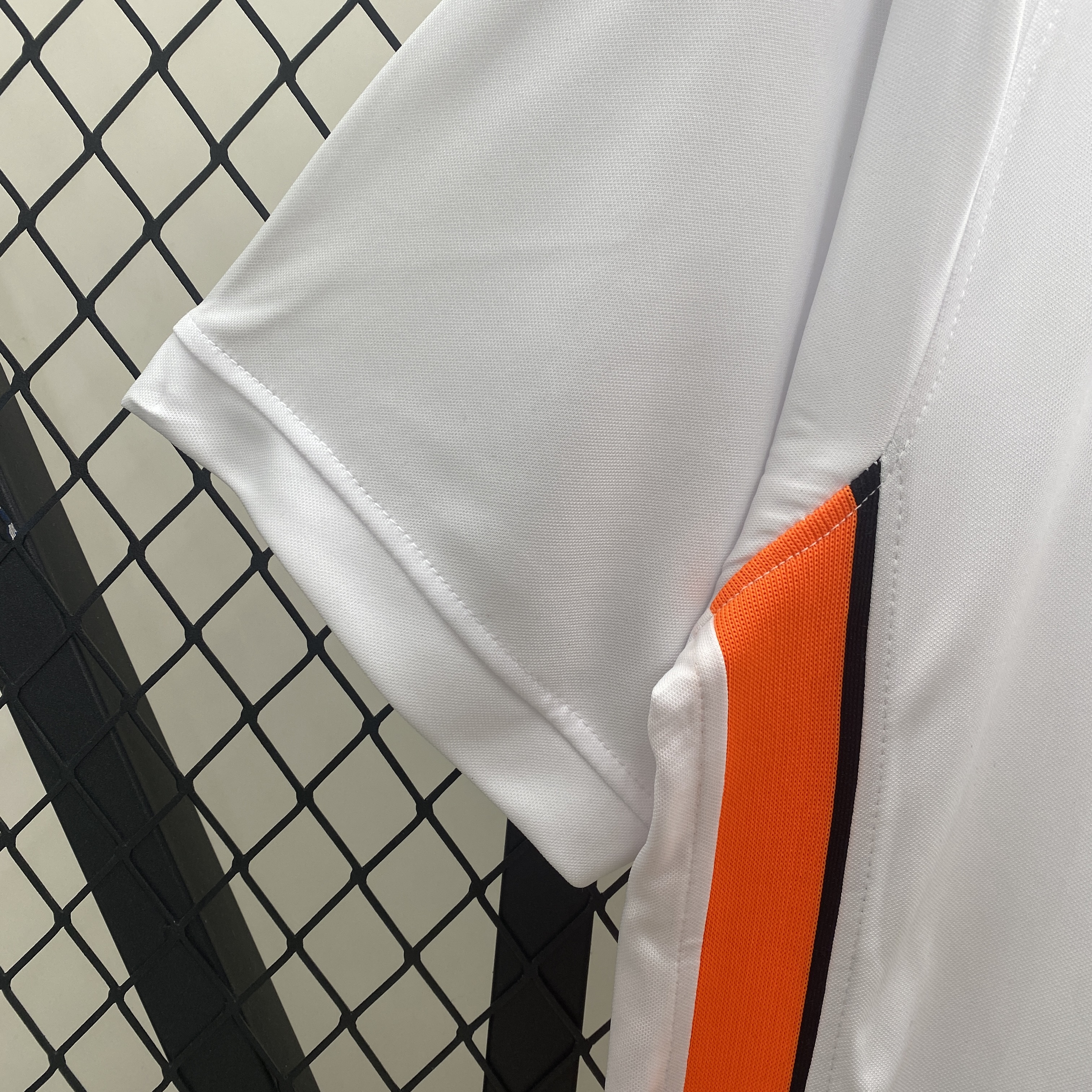 Retro Valencia 2006-07 Home Jersey - JerseysGala
