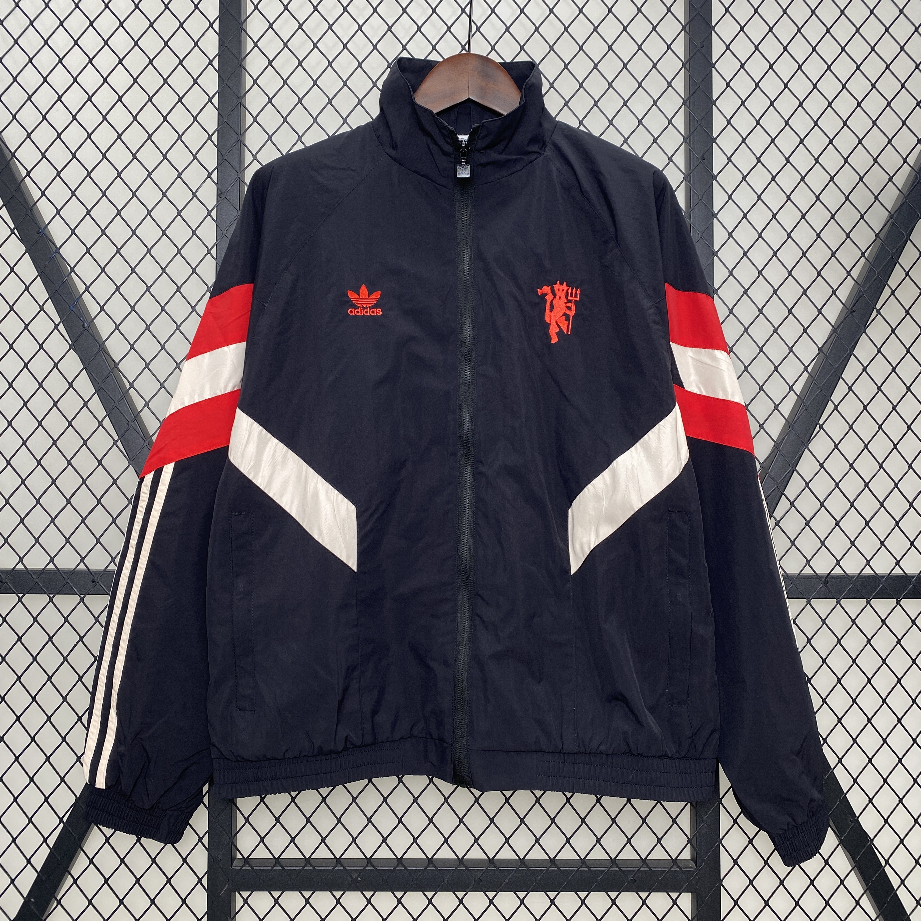 Manchester United 24-25 Throwback Windbreaker Jacket - Deep Blue - JerseysGala