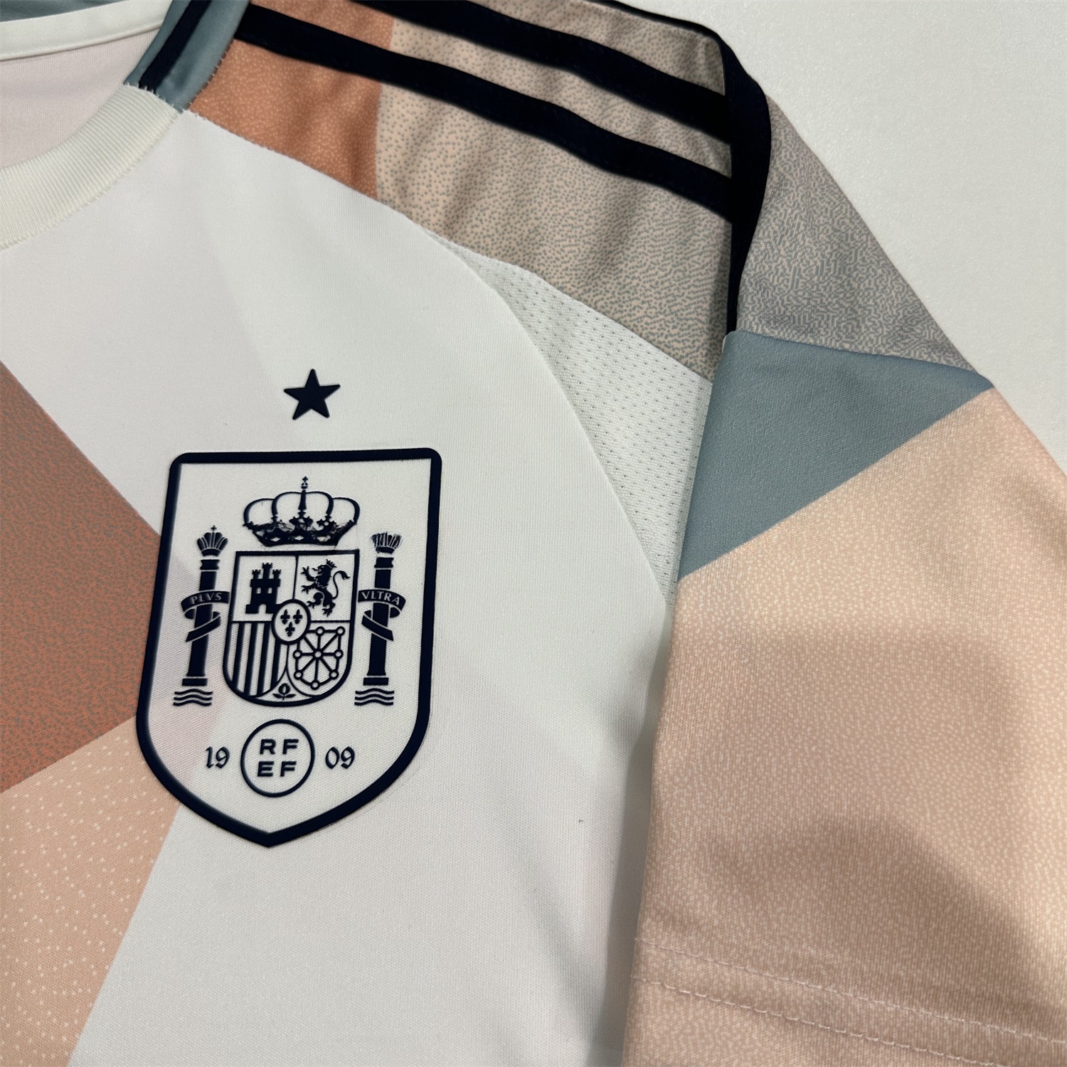 Spain 2025 Women's Team Away Jersey - Men's Fans Version - JerseysGala