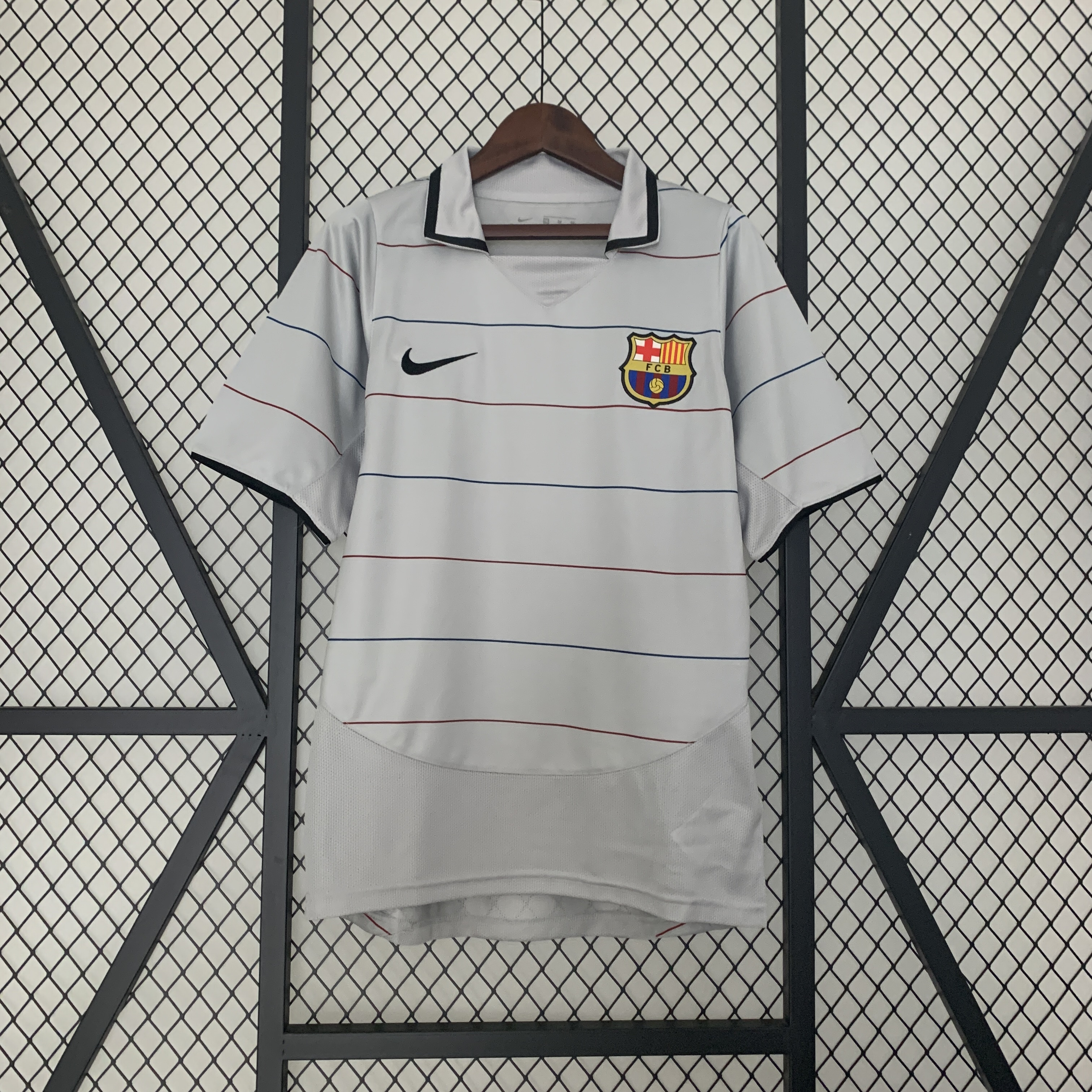 Retro Barcelona 03-04 Away Stadium Jersey - JerseysGala