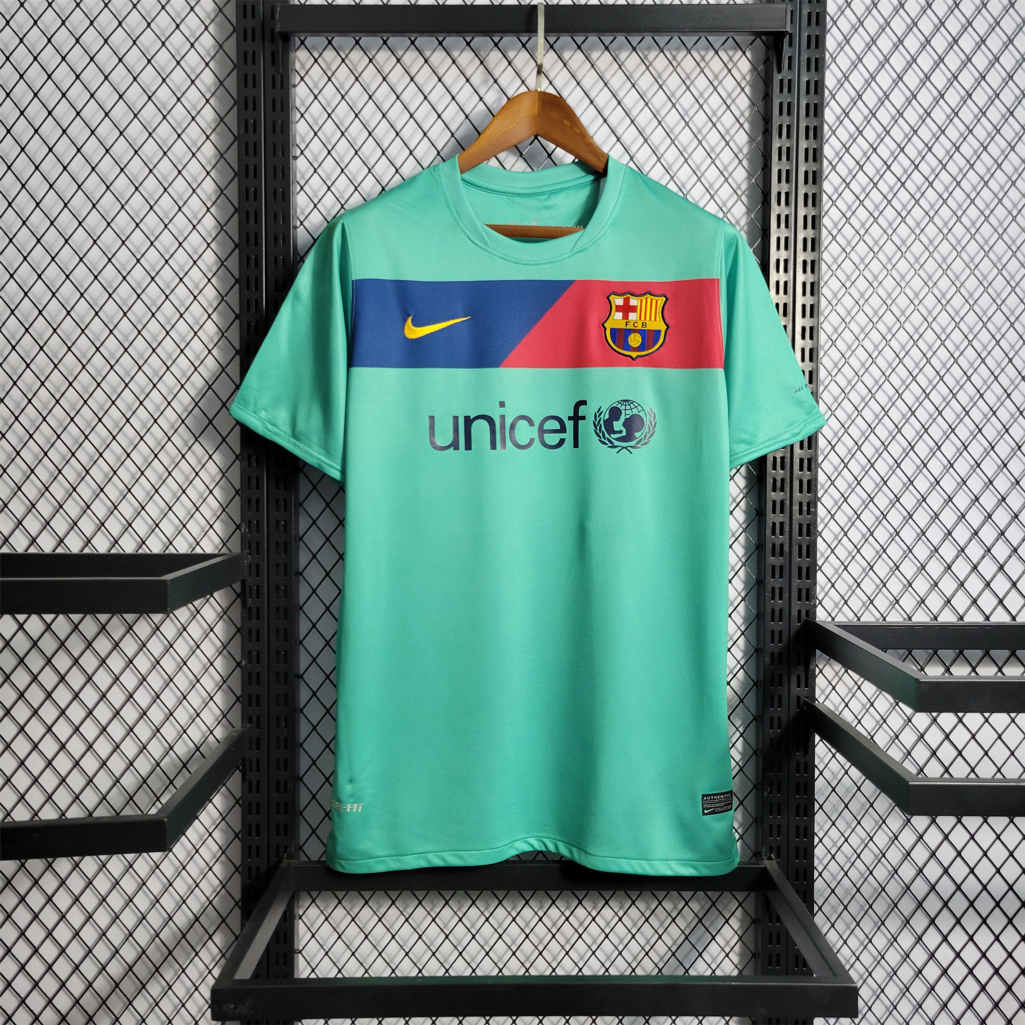 Retro Barcelona 10-11 Away Stadium Jersey - JerseysGala