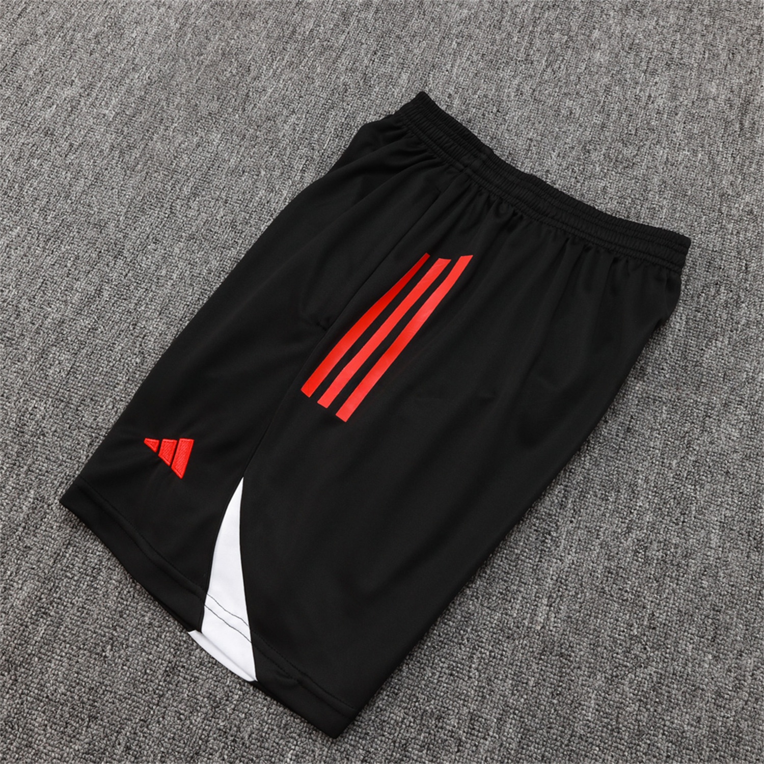 Liver.pool 25-26 Vest Training Set - Black Vest & Black Shorts - JerseysGala