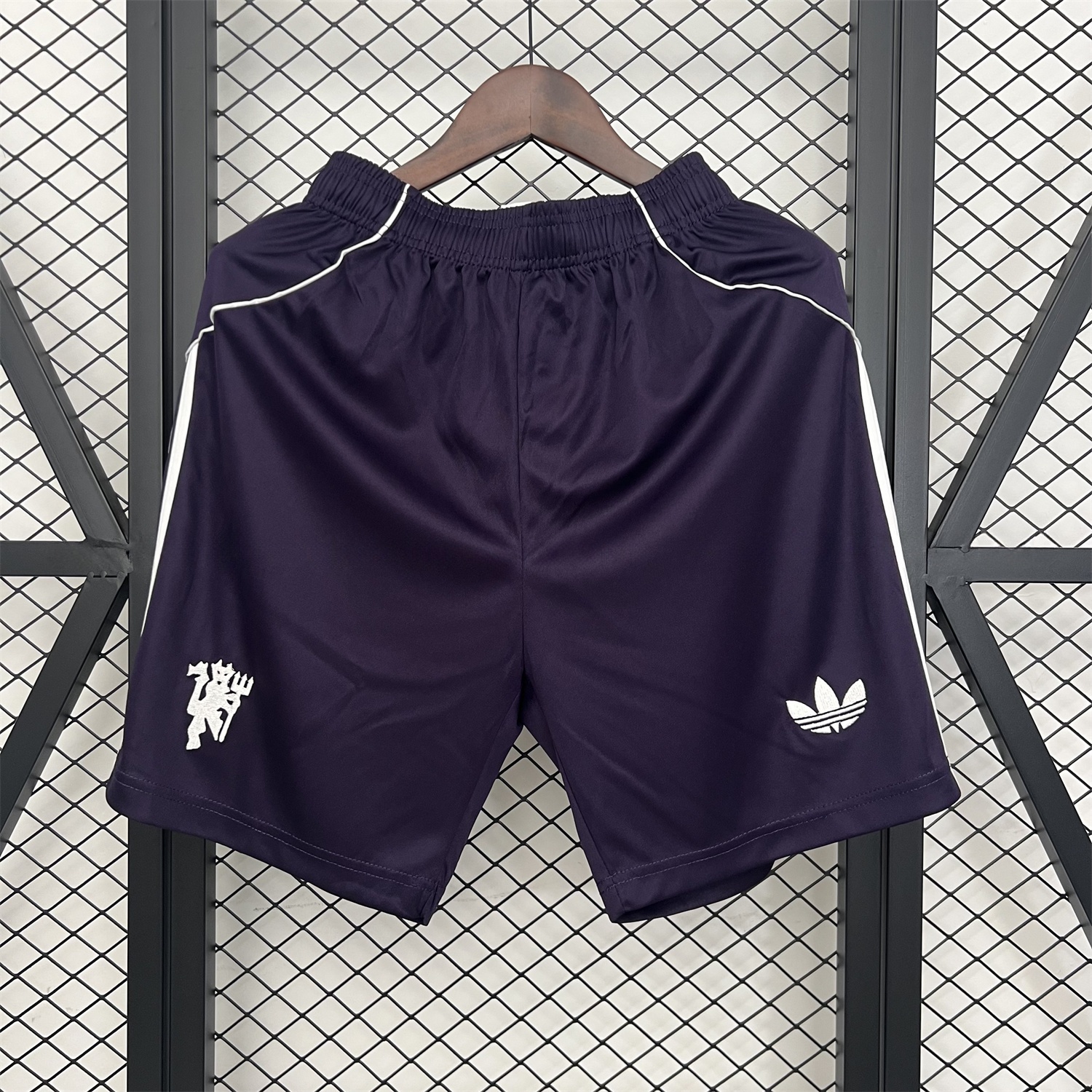 Manchester United 25-26 Away Purple Shorts - Fans Version - JerseysGala