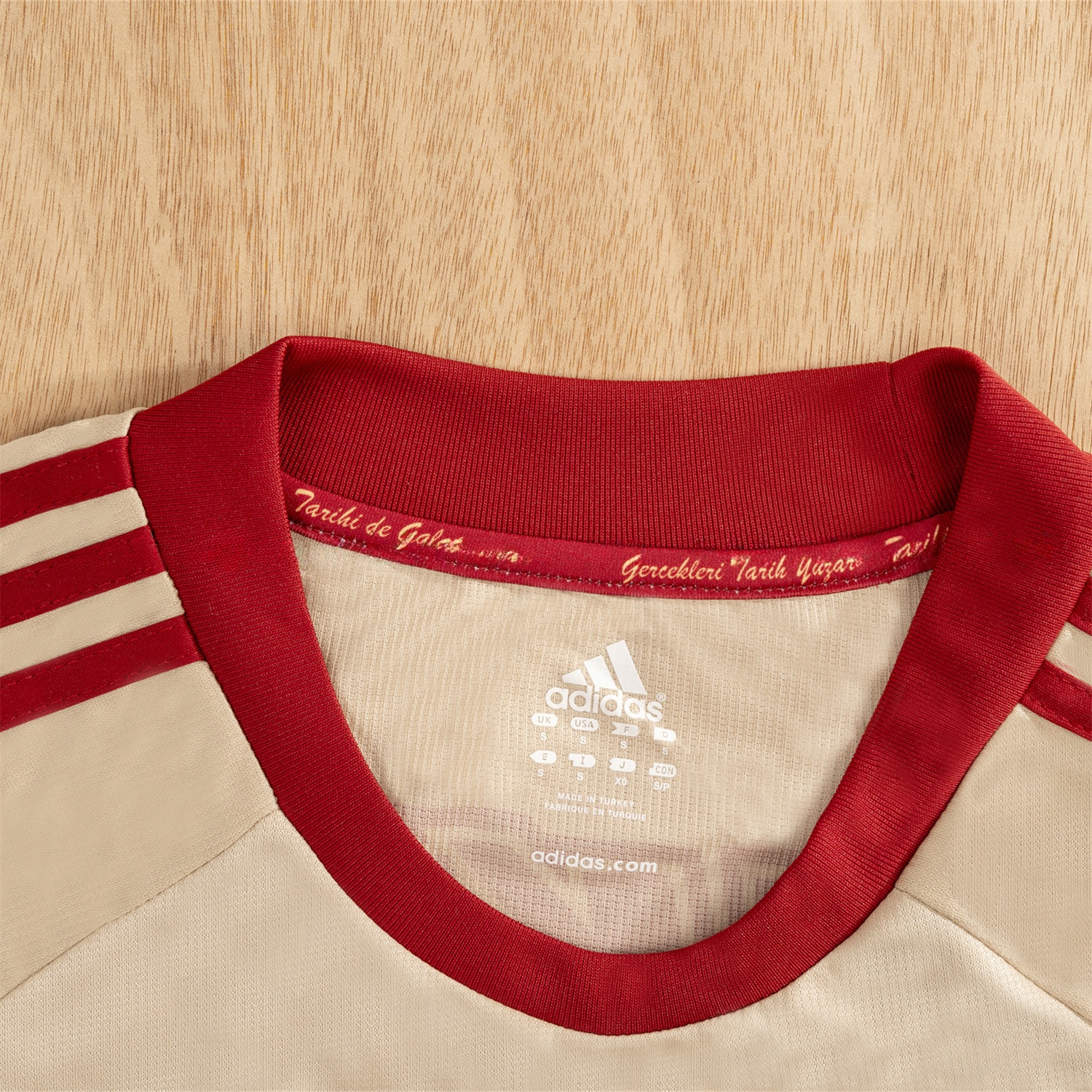 Retro Galatasaray 2010-11 Away Jersey - JerseysGala