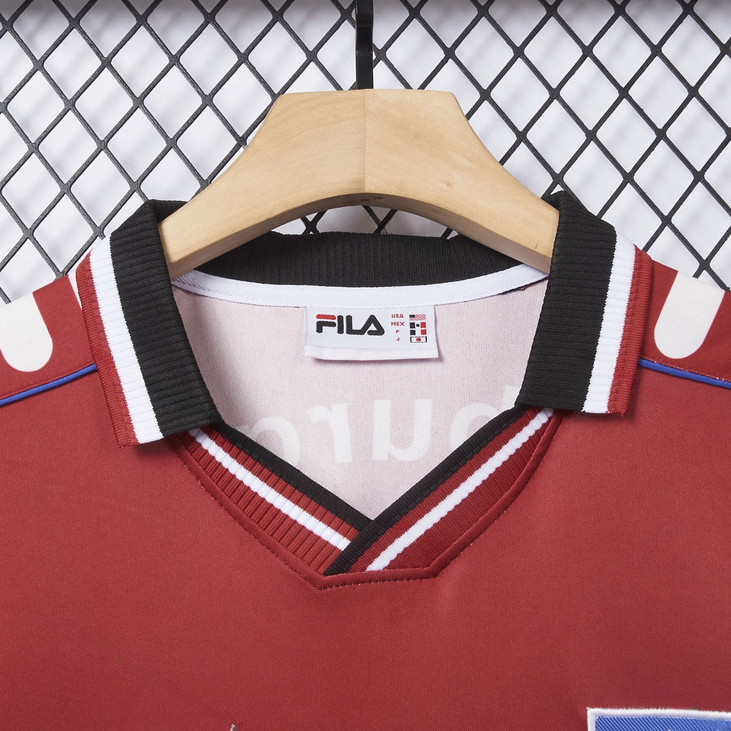 Retro Hamburger SV 1999-00 Third Red Jersey - JerseysGala