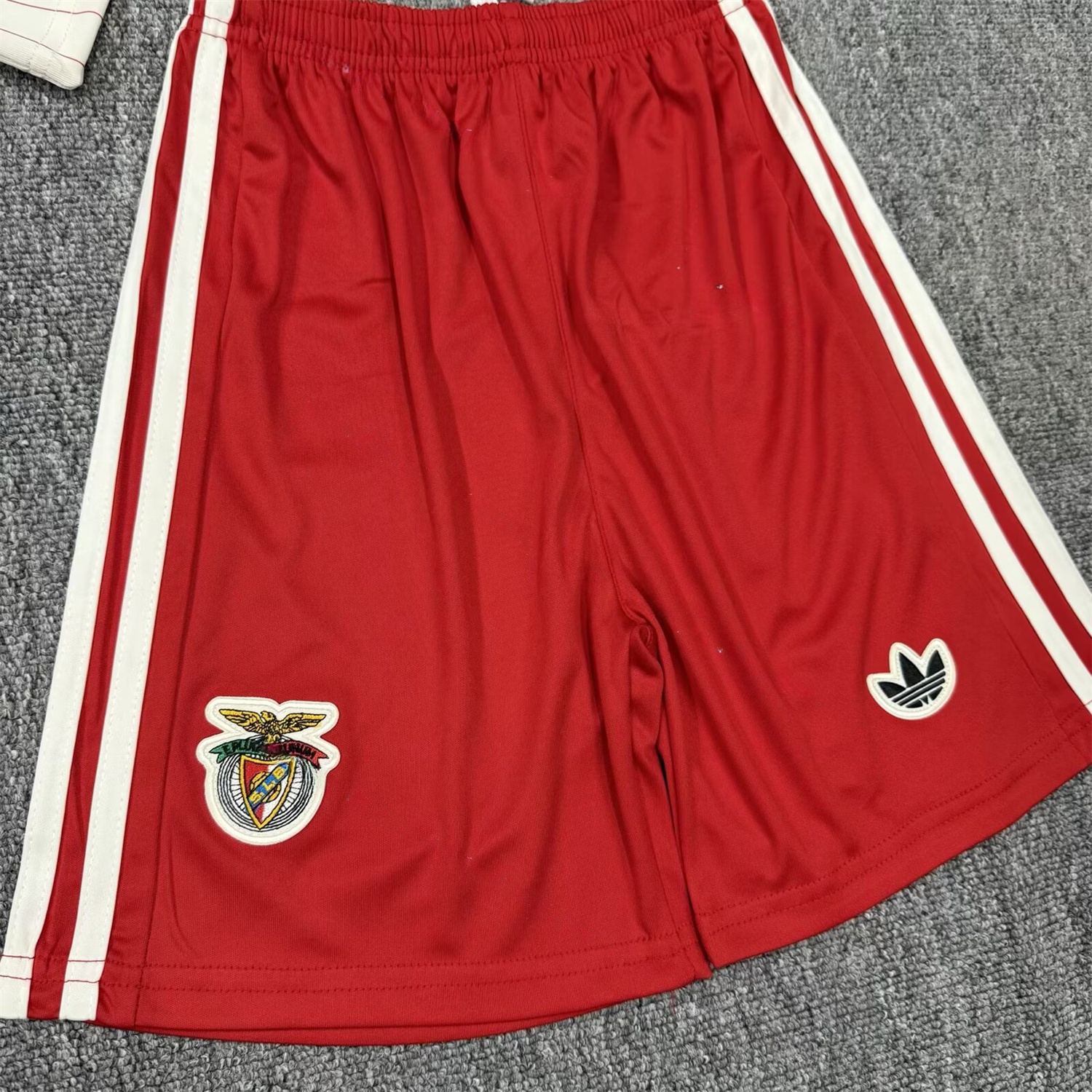 Benfica 25-26 Icon Range Travel White Special Edition Kids Kit - JerseysGala