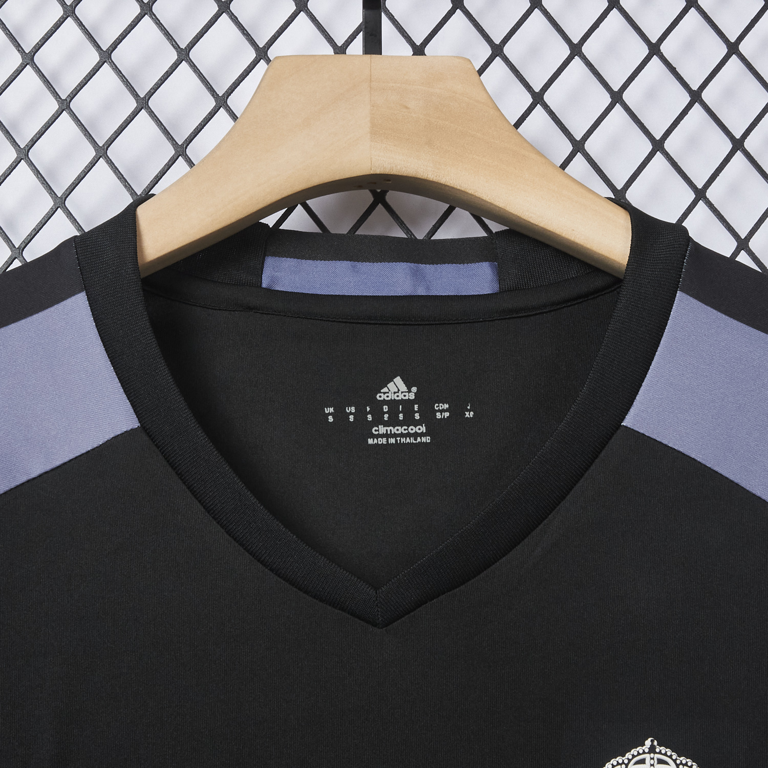 Retro Real Madrid 16-17 Third Jersey - JerseysGala