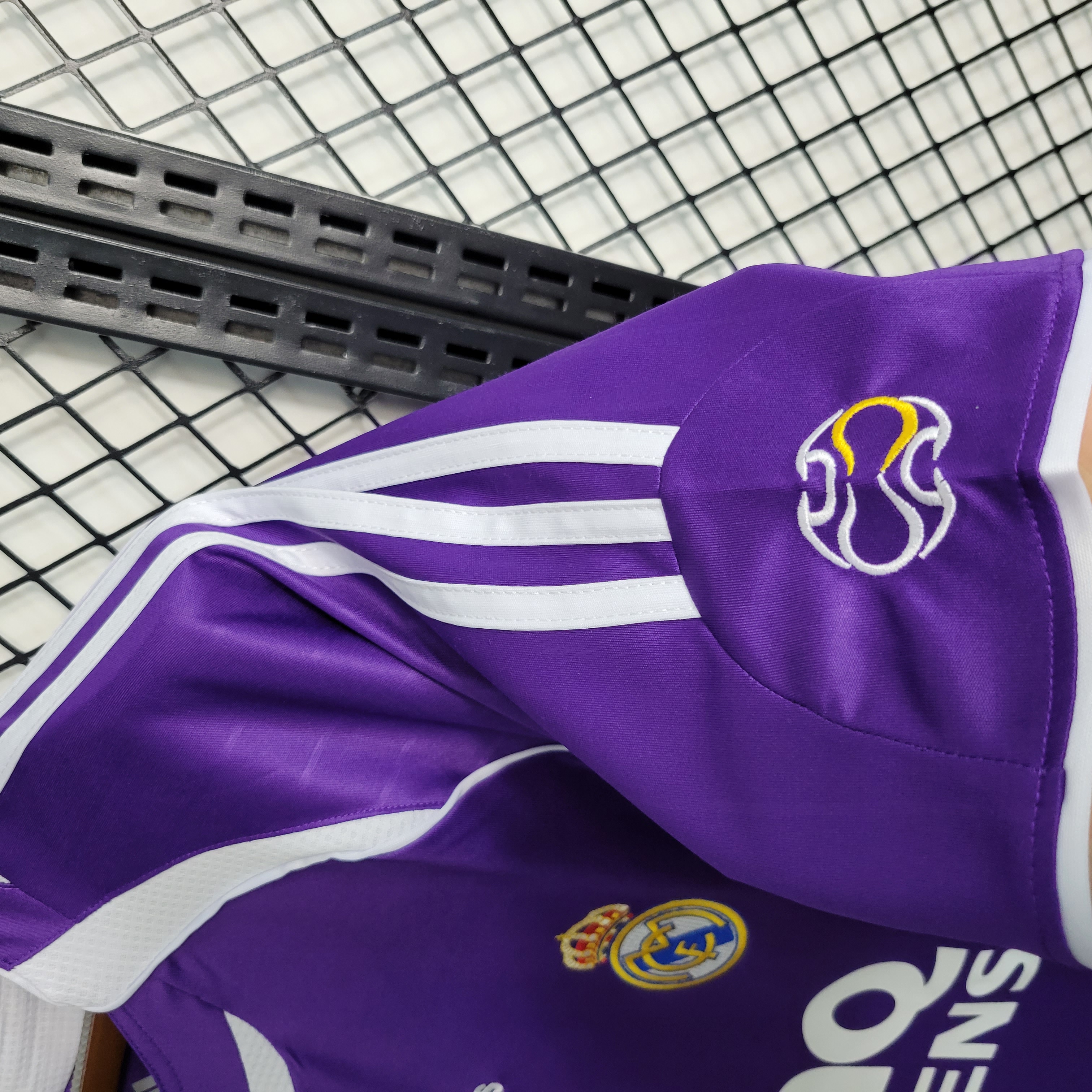 Retro Real Madrid 06-07 Third Jersey - JerseysGala