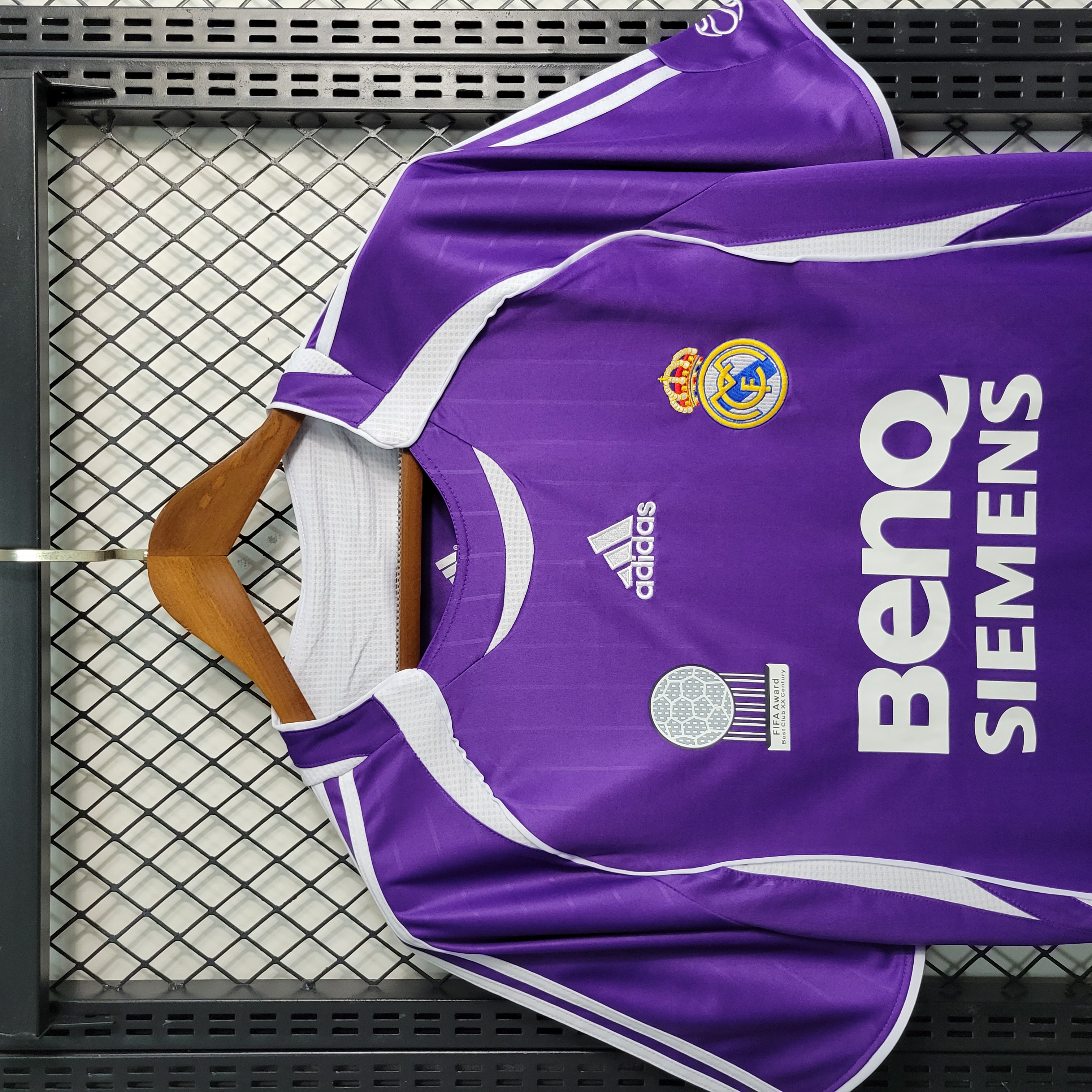 Retro Real Madrid 06-07 Third Jersey - JerseysGala