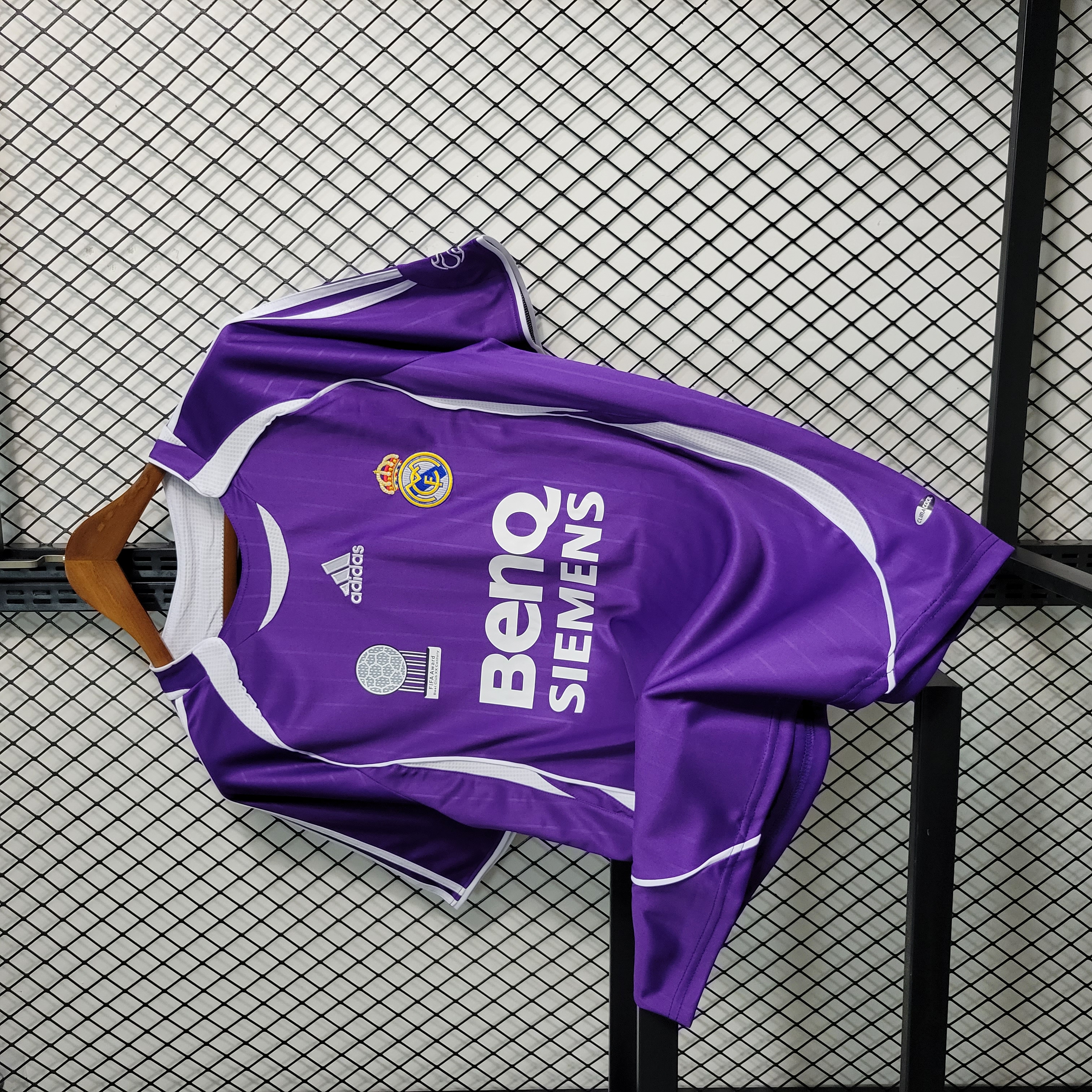 Retro Real Madrid 06-07 Third Jersey - JerseysGala