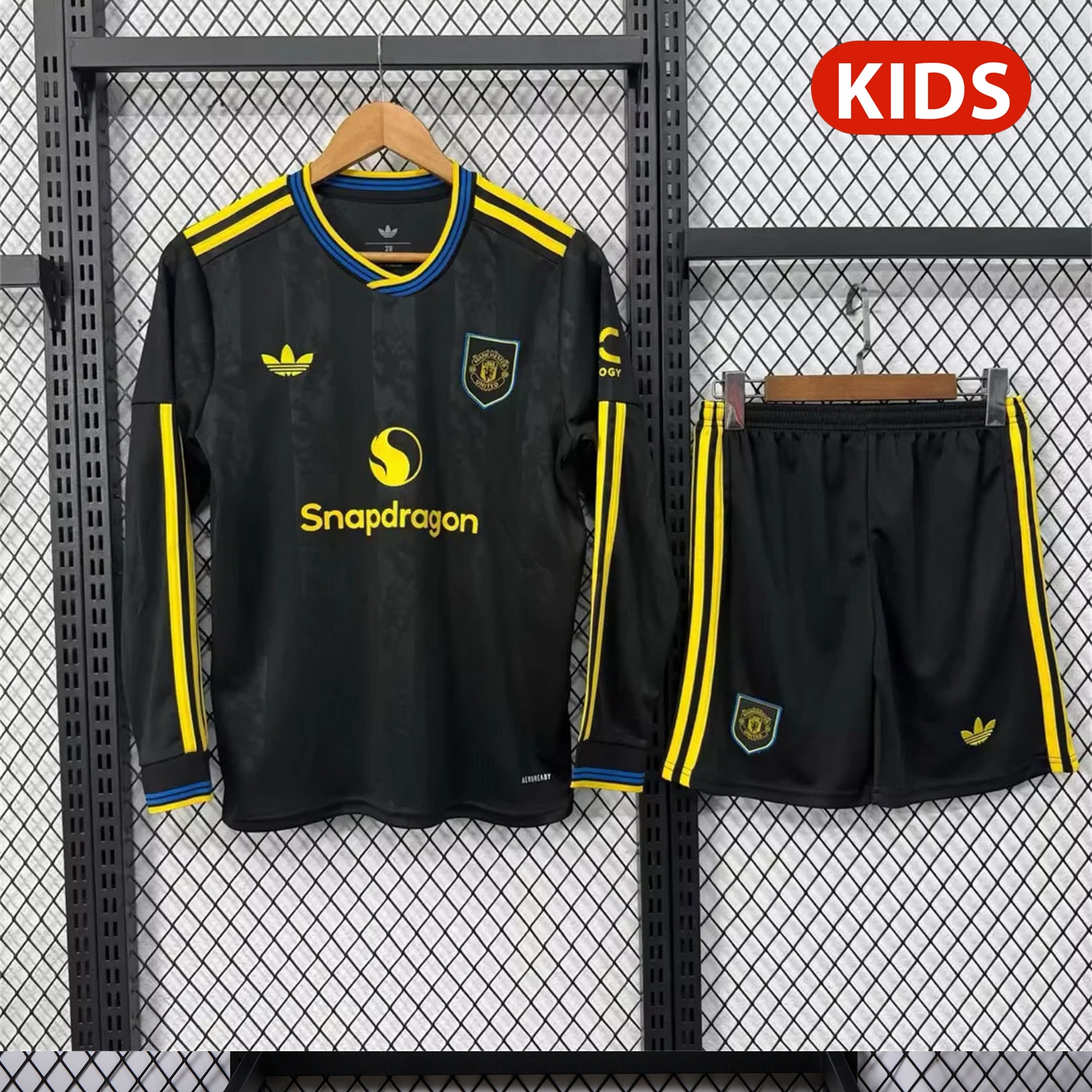 Manchester United 25-26 Third Black Long Sleeves Kids Kit - JerseysGala