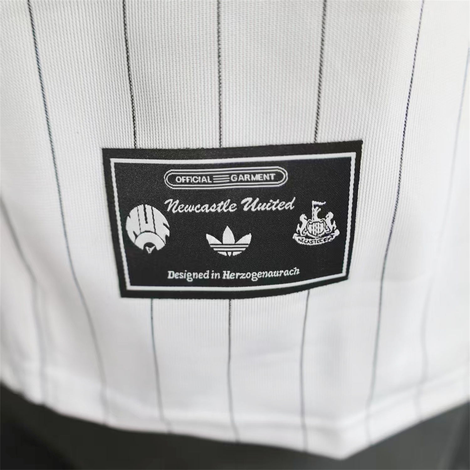 Newcastle United 25-26 Icon Range Travel Special Edition White Jersey - Player Version - JerseysGala